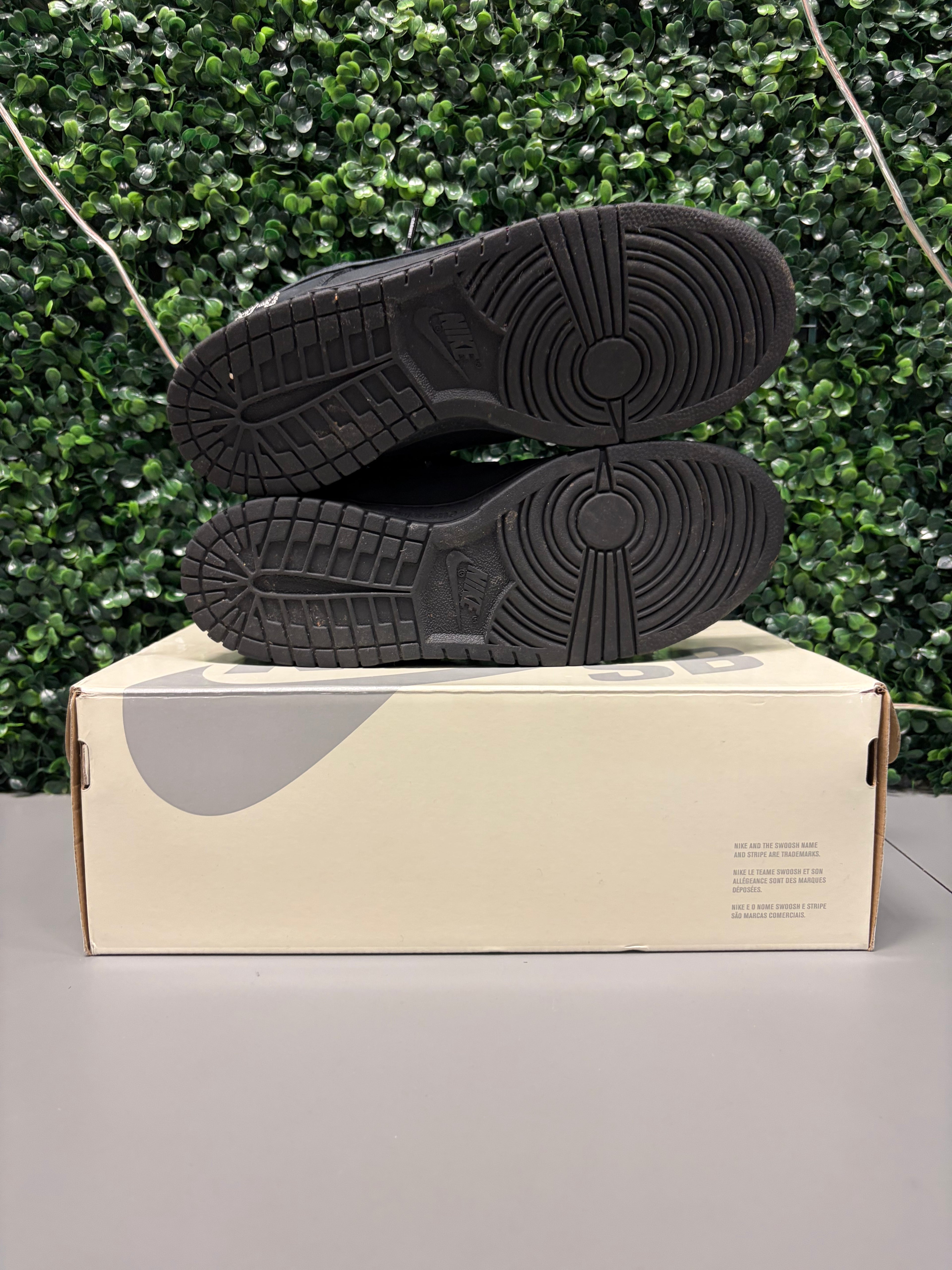 Nike SB Dunk Low "Supreme 94 Black" Size 8 Preowned