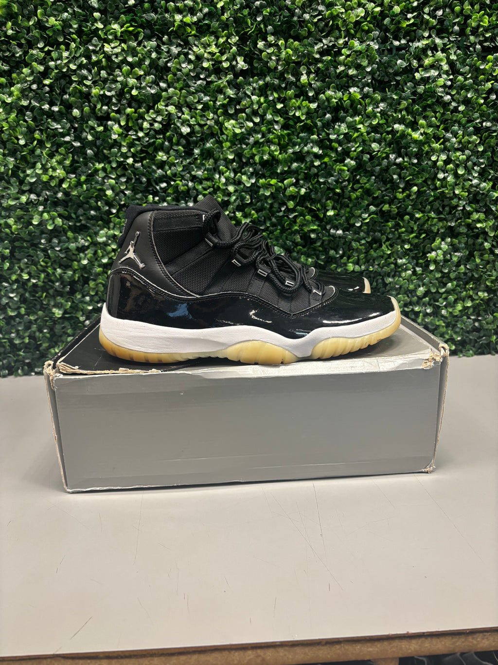 Jordan 11 Retro "Jubilee" Size 12 Preowned