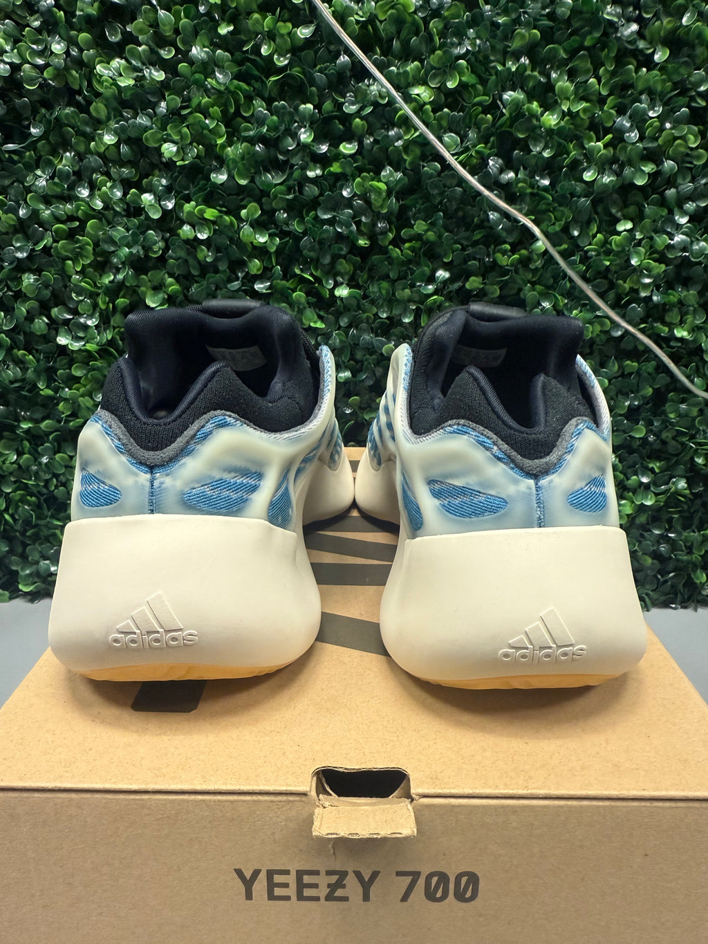 Adidas Yeezy 700 V3 "Kyanite" Size 11 Preowned