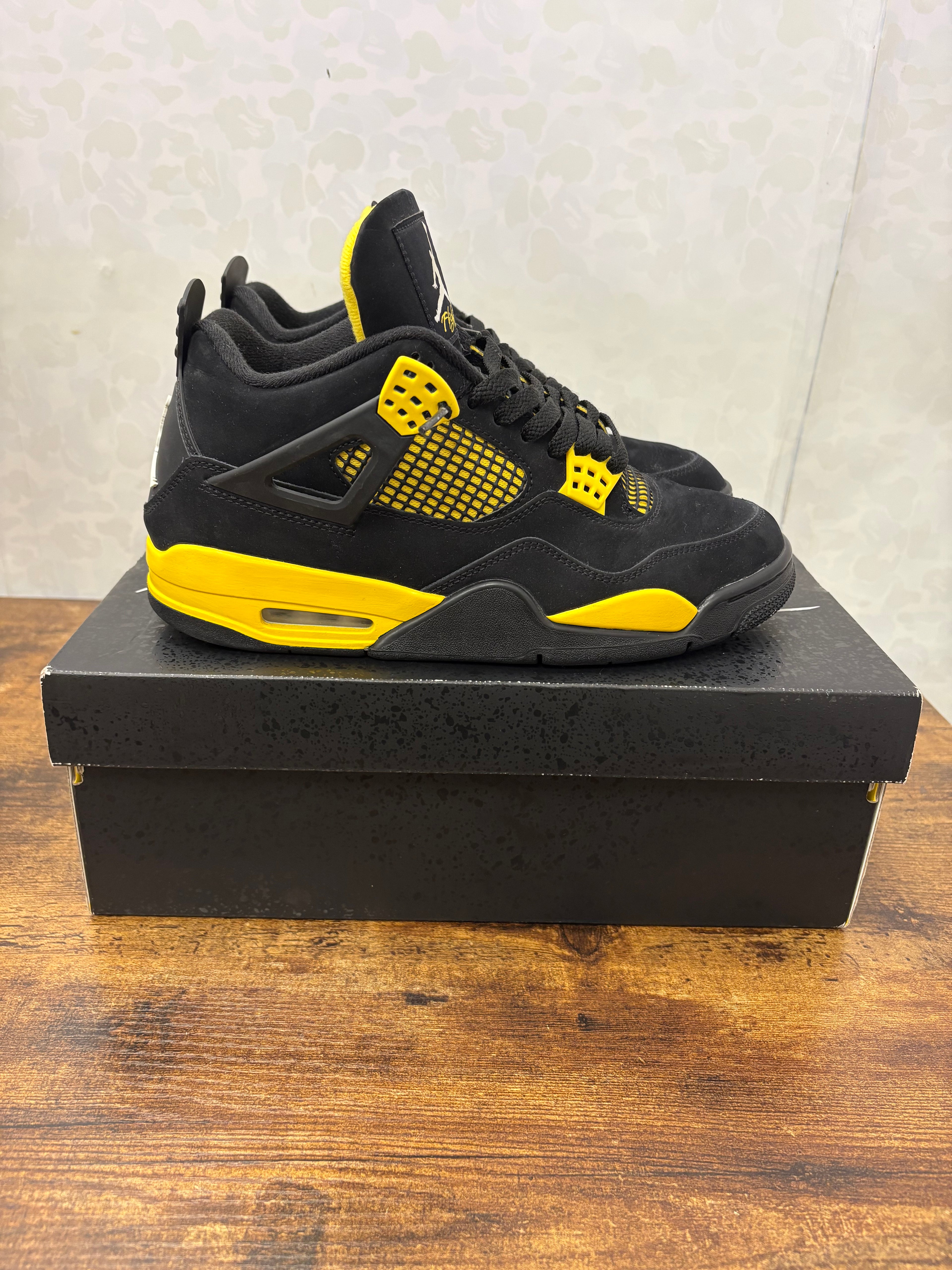 Jordan 4 “Thunder” Size 9.5 Preowned