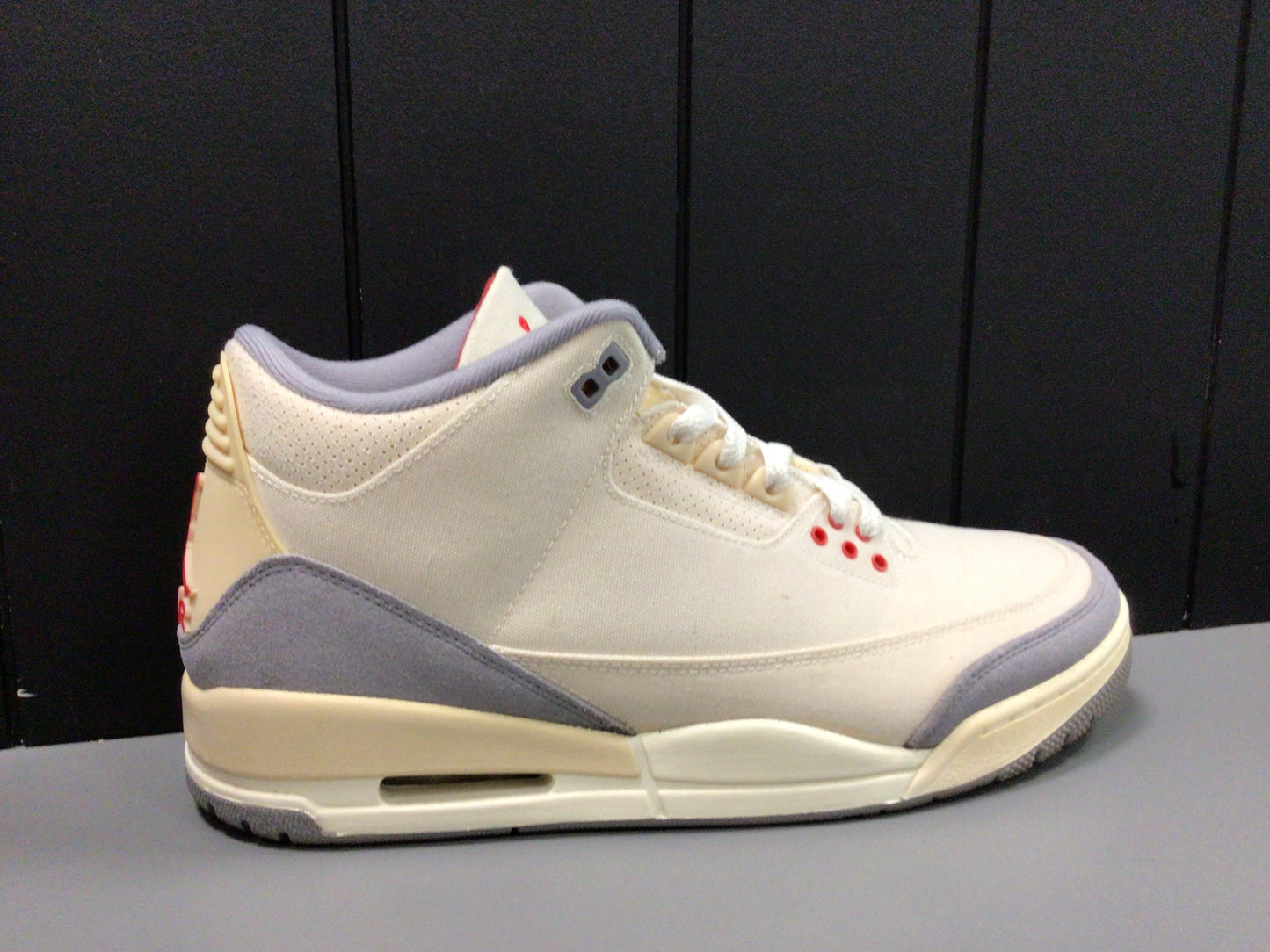 Jordan 3 “Muslin” Size 11 Preowned