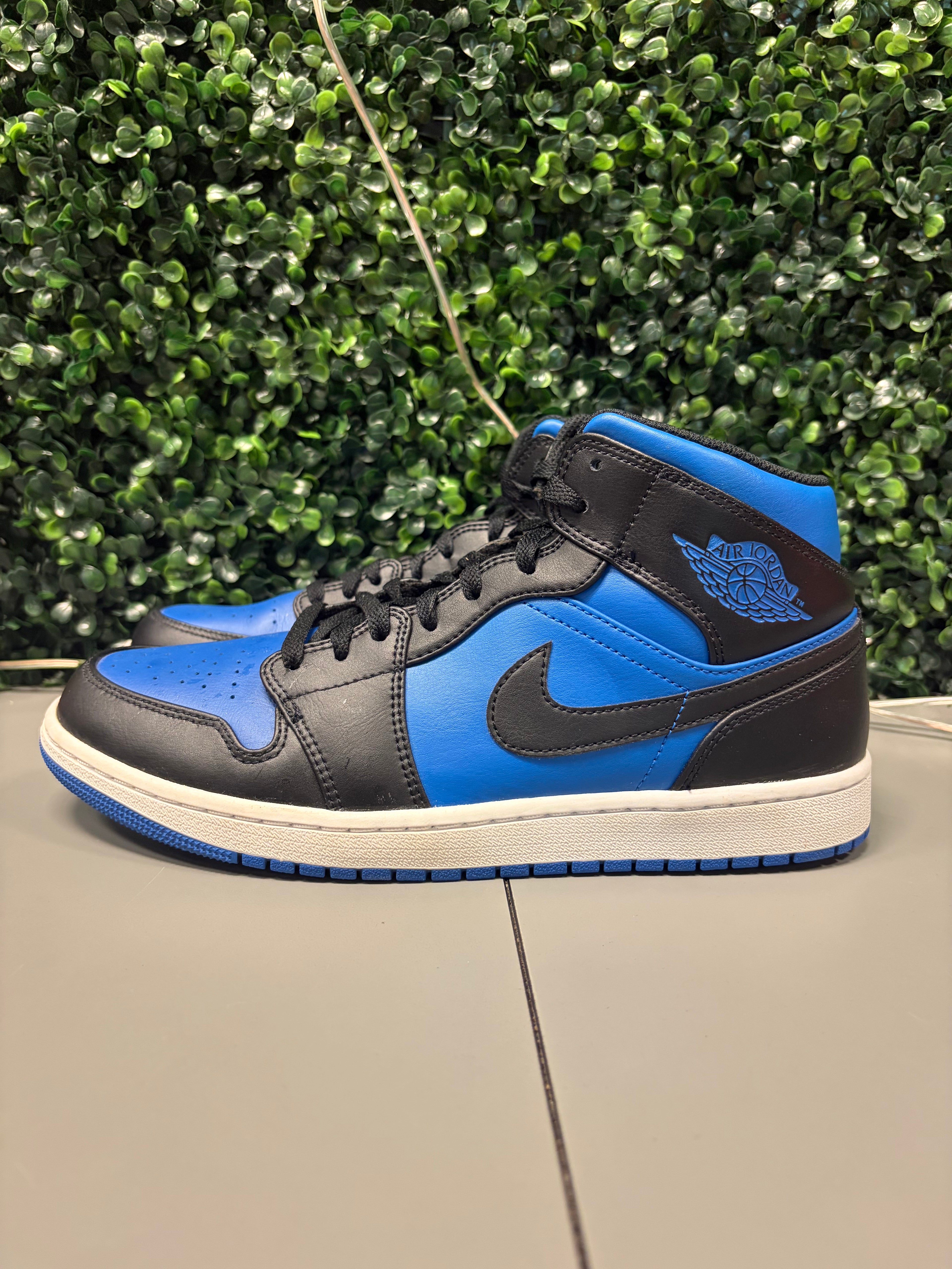 Jordan 1 Mid "Black Royal Blue" Size 10 Preowned (NO BOX)
