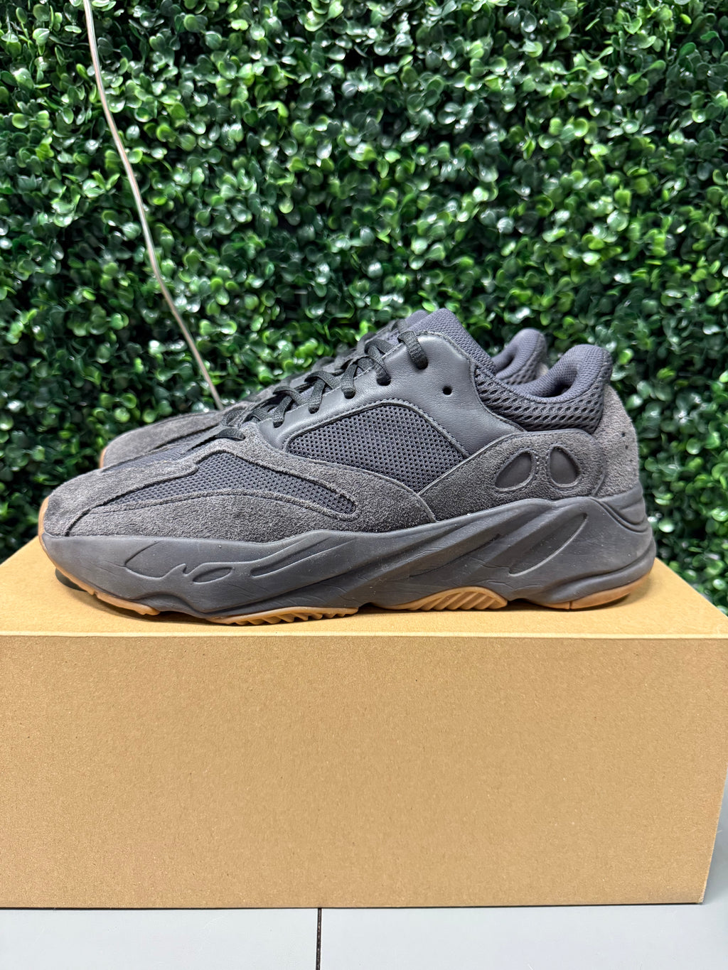 Yeezy 700 "Utility Black" Size 11 Preowned