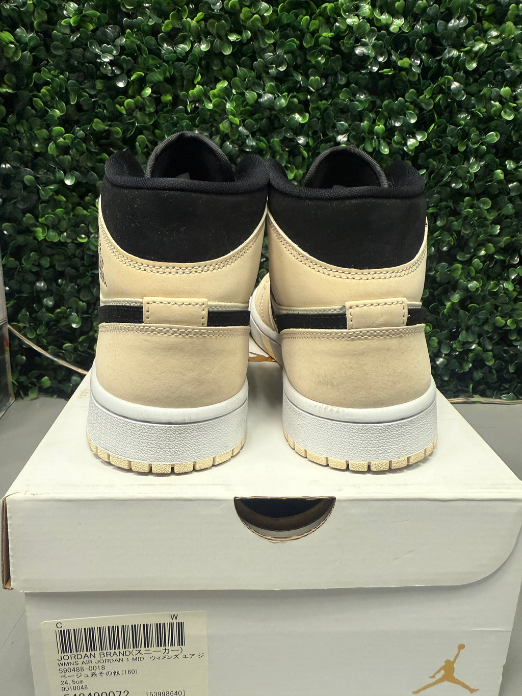 Jordan 1 Mid "Barely Orange" Size 7.5W / 6Y Preowned