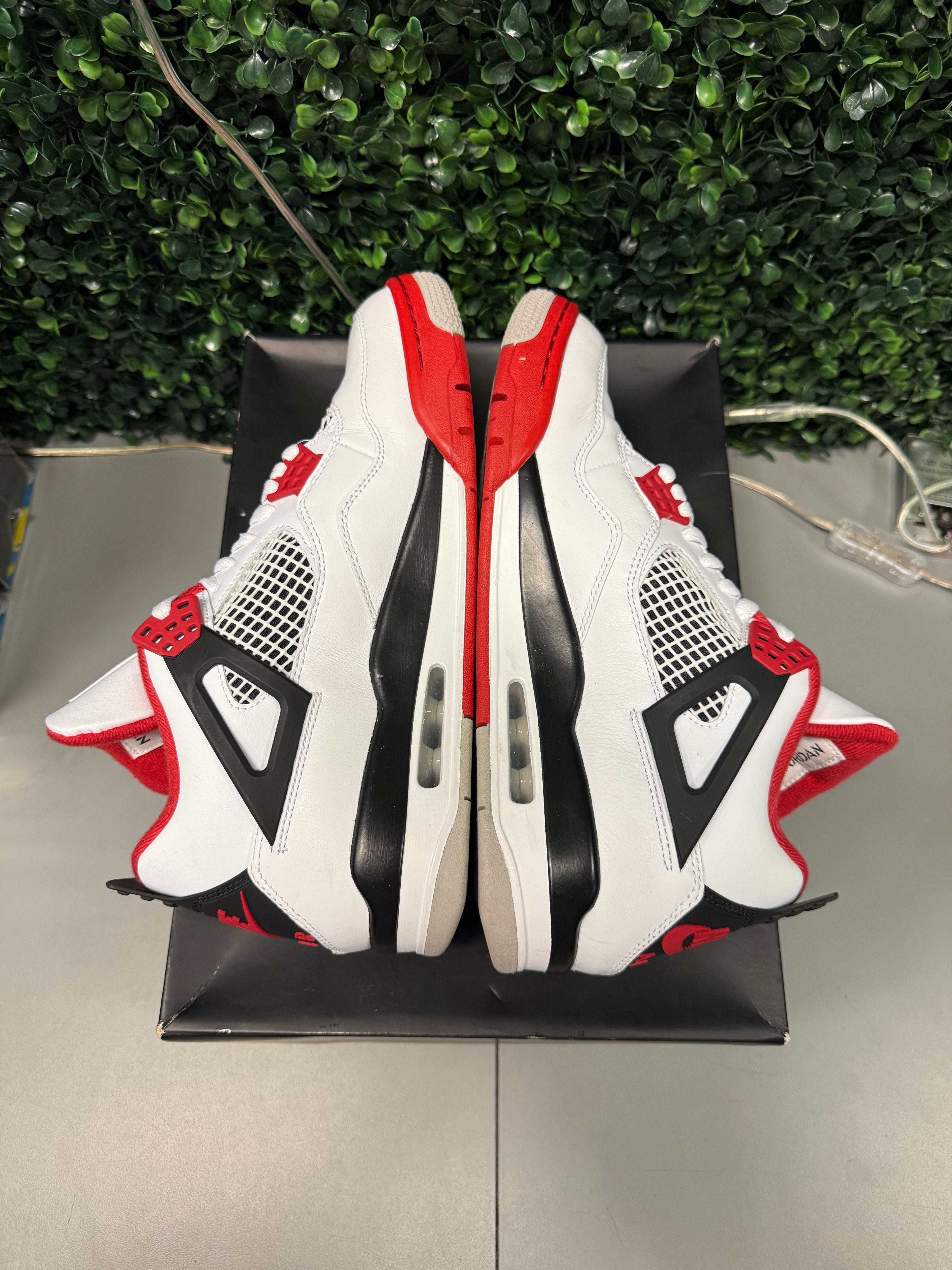 Jordan 4 "Fire Red" Size 10 Preowned