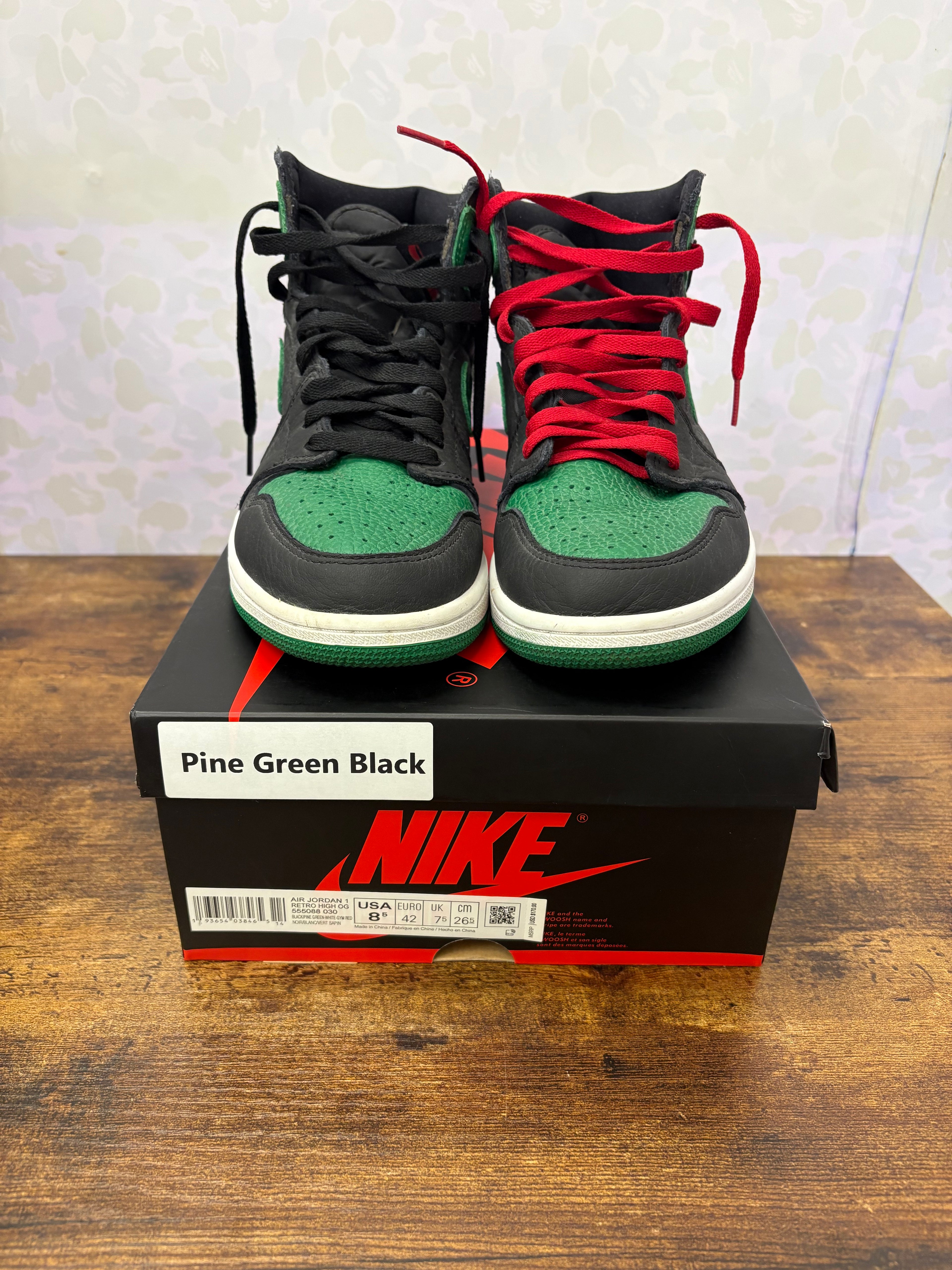 Jordan 1 “Pine Green Black” Size 8.5 Preowned
