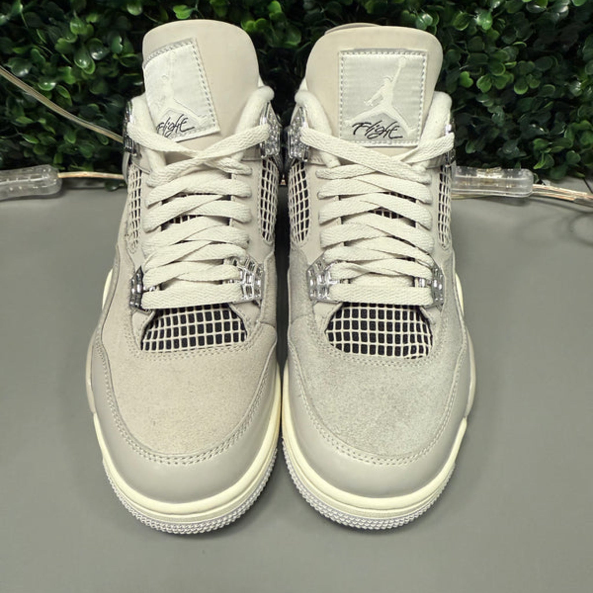 Jordan 4 "Frozen Moments" Size 7.5W / 6Y Preowned