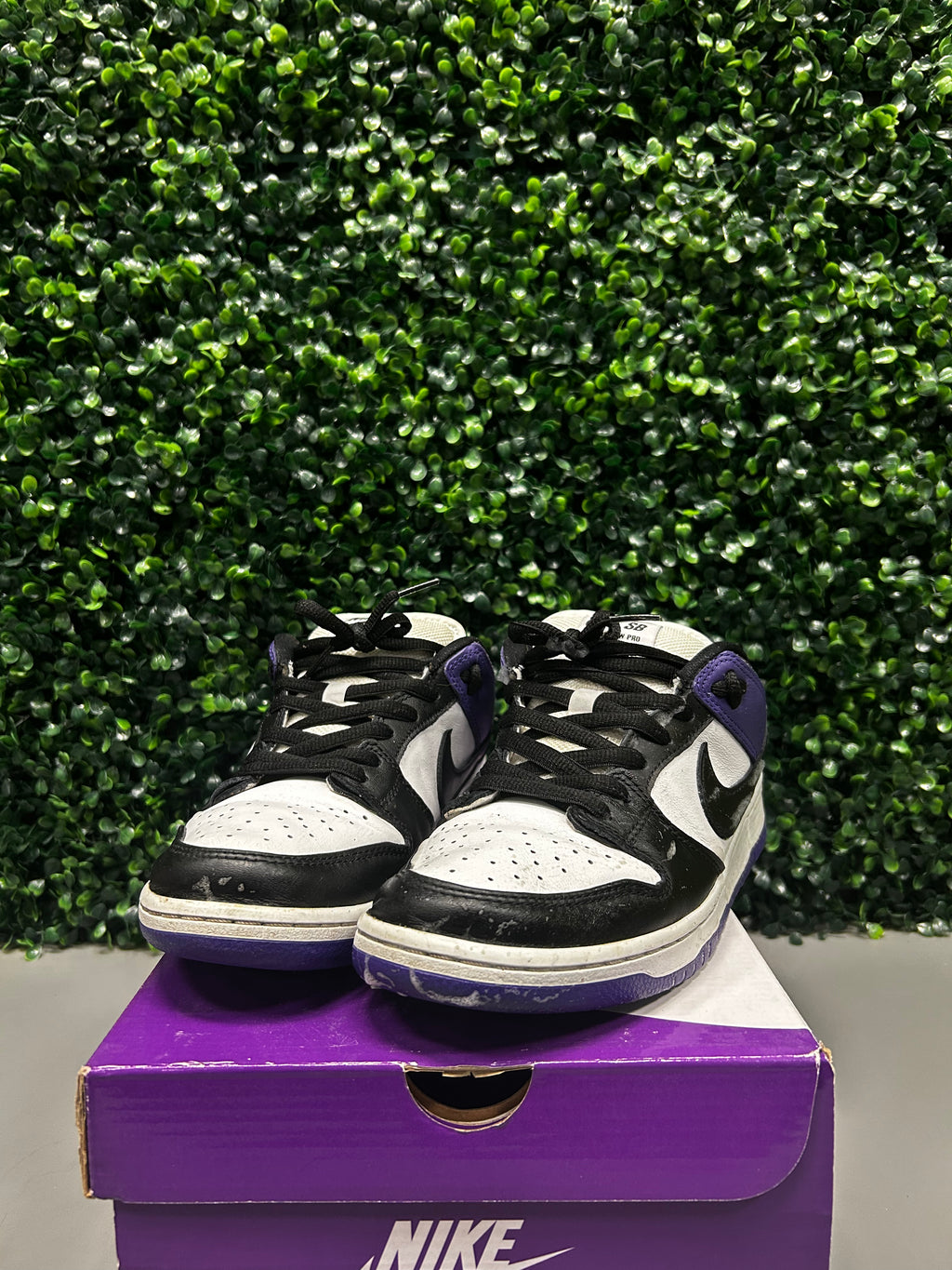 Sb Dunk Low "Court Purple" Size 9.5 Preowned