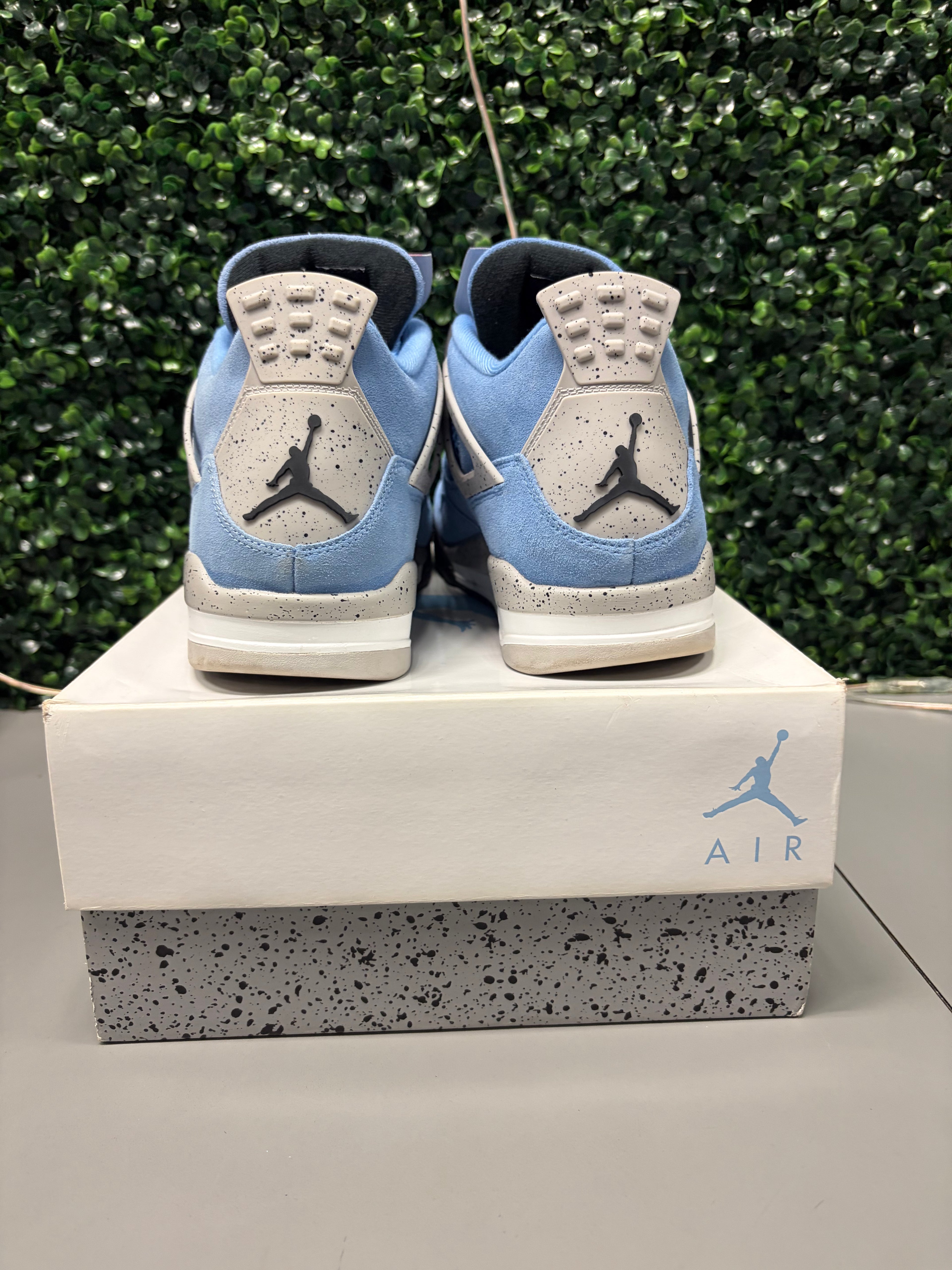 Jordan 4 Retro "University Blue" Size 11 Preowned