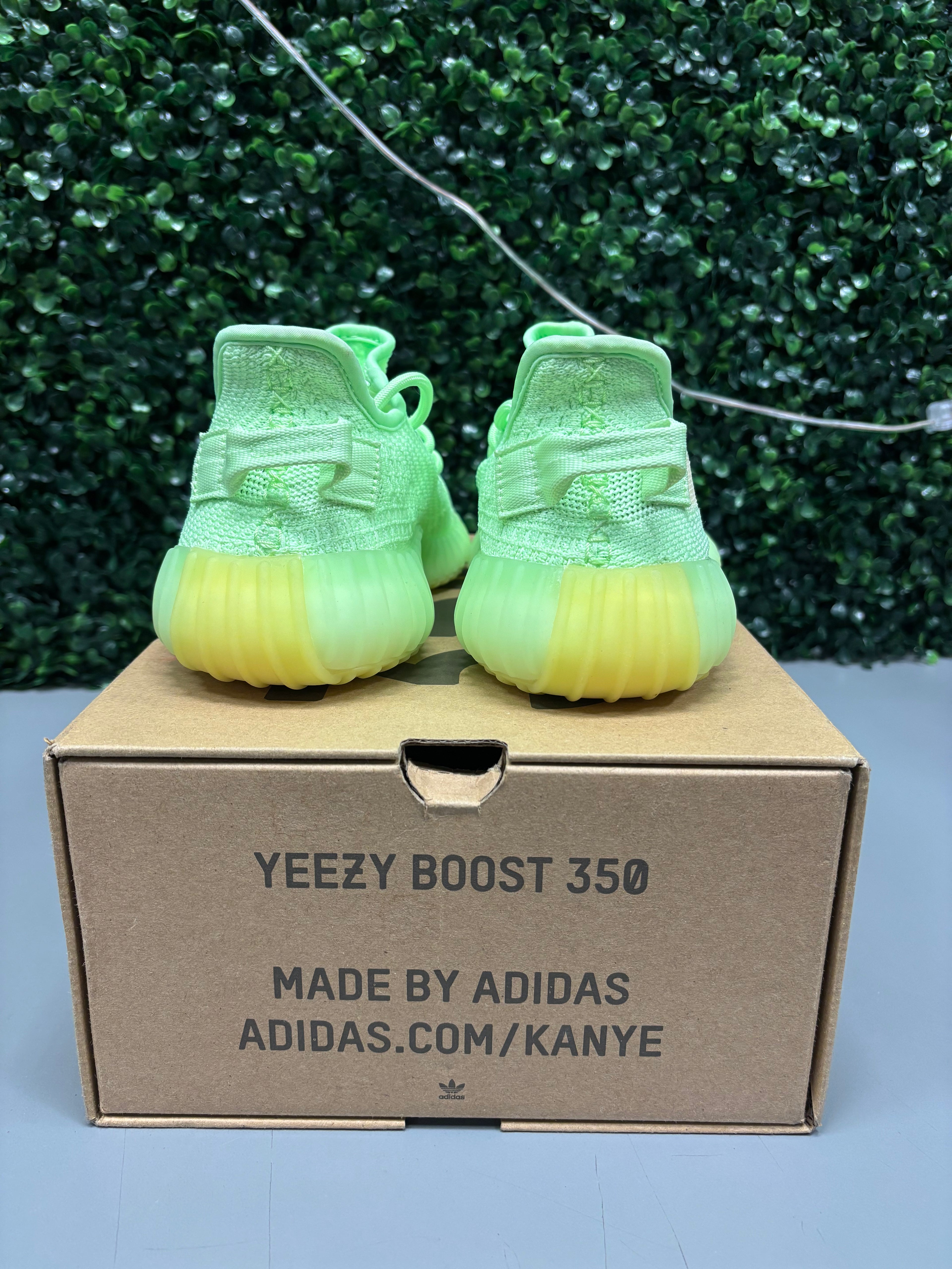 Yeezy 350 V2 "Glow" Size 4.5 Preowned