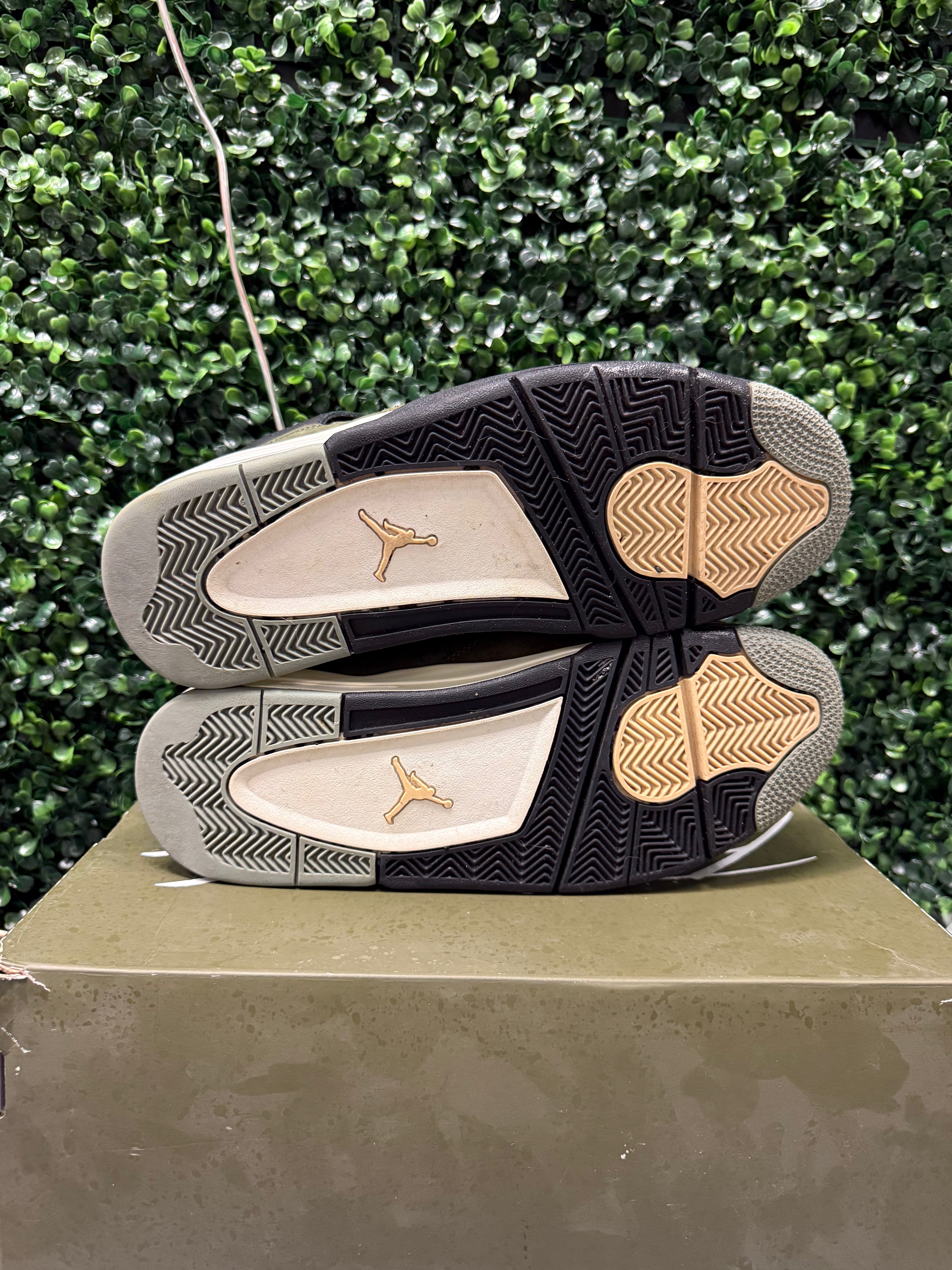 Jordan 4 "Craft Olive" Size 10.5 Preonwed