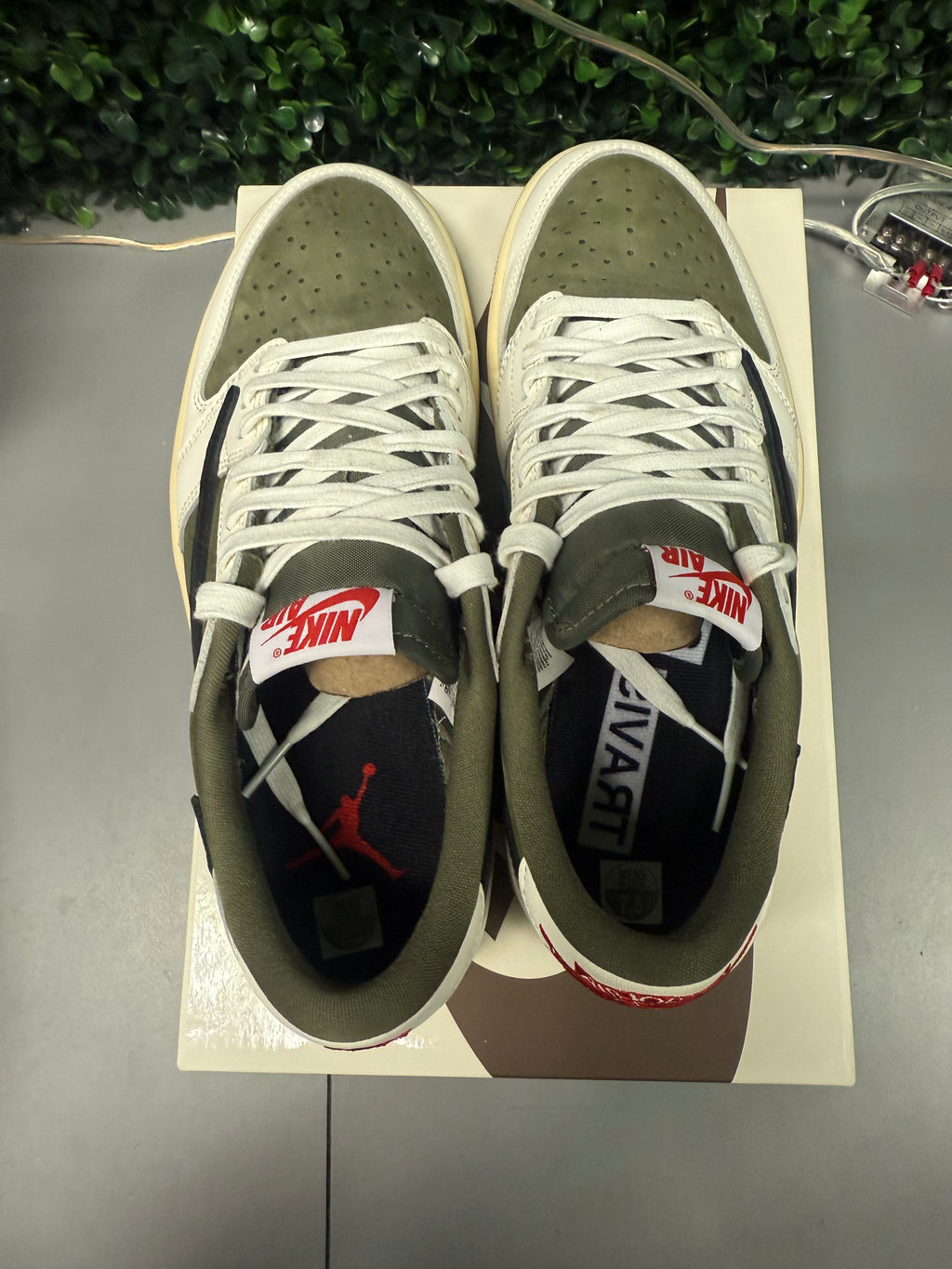 Jordan 1 Low X Travis Scott "Medium Olive" Size 7.5 Preowned