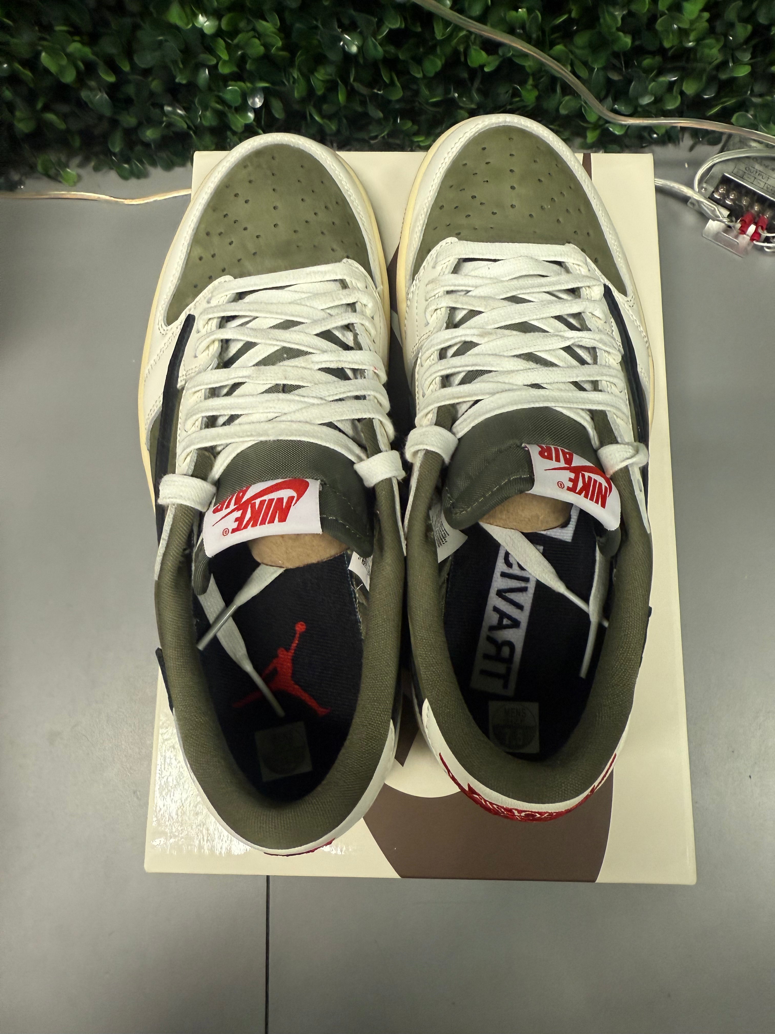 Jordan 1 Low X Travis Scott "Medium Olive" Size 7.5 Preowned
