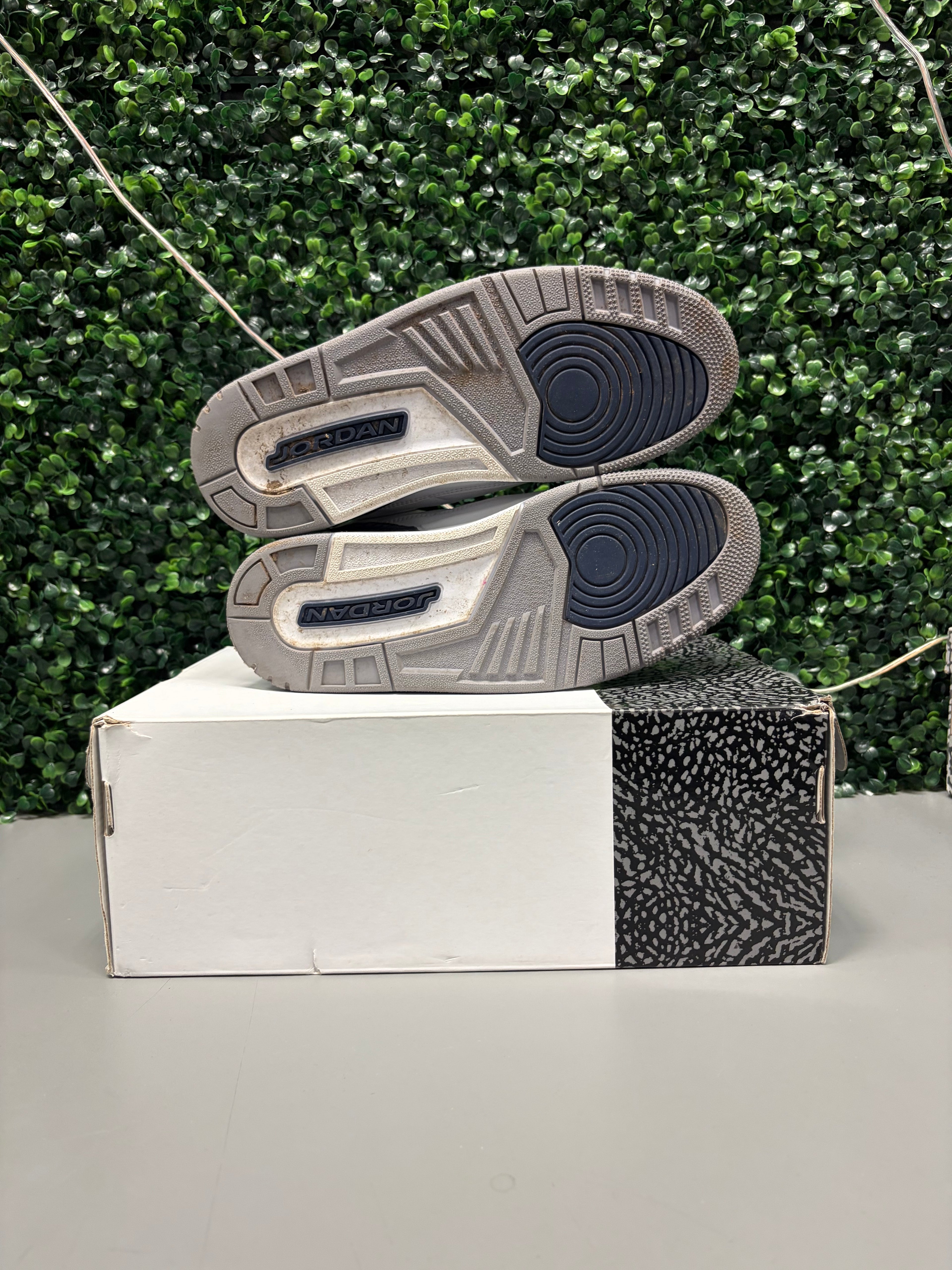 Jordan 3 Retro "Midnight Navy" Size 9 Preowned