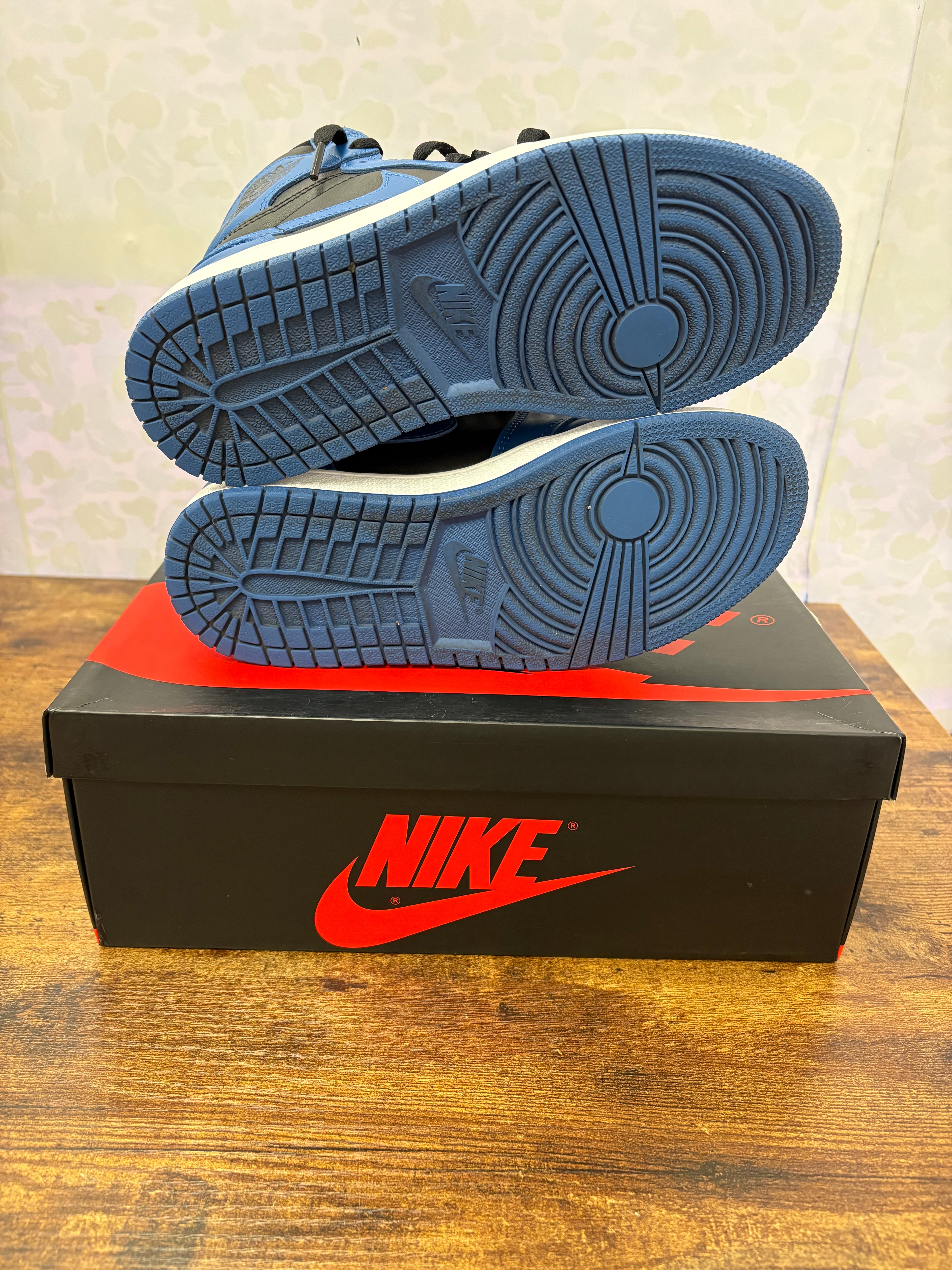 Jordan 1 “Dark Marina Blue” Size 7 Preowned
