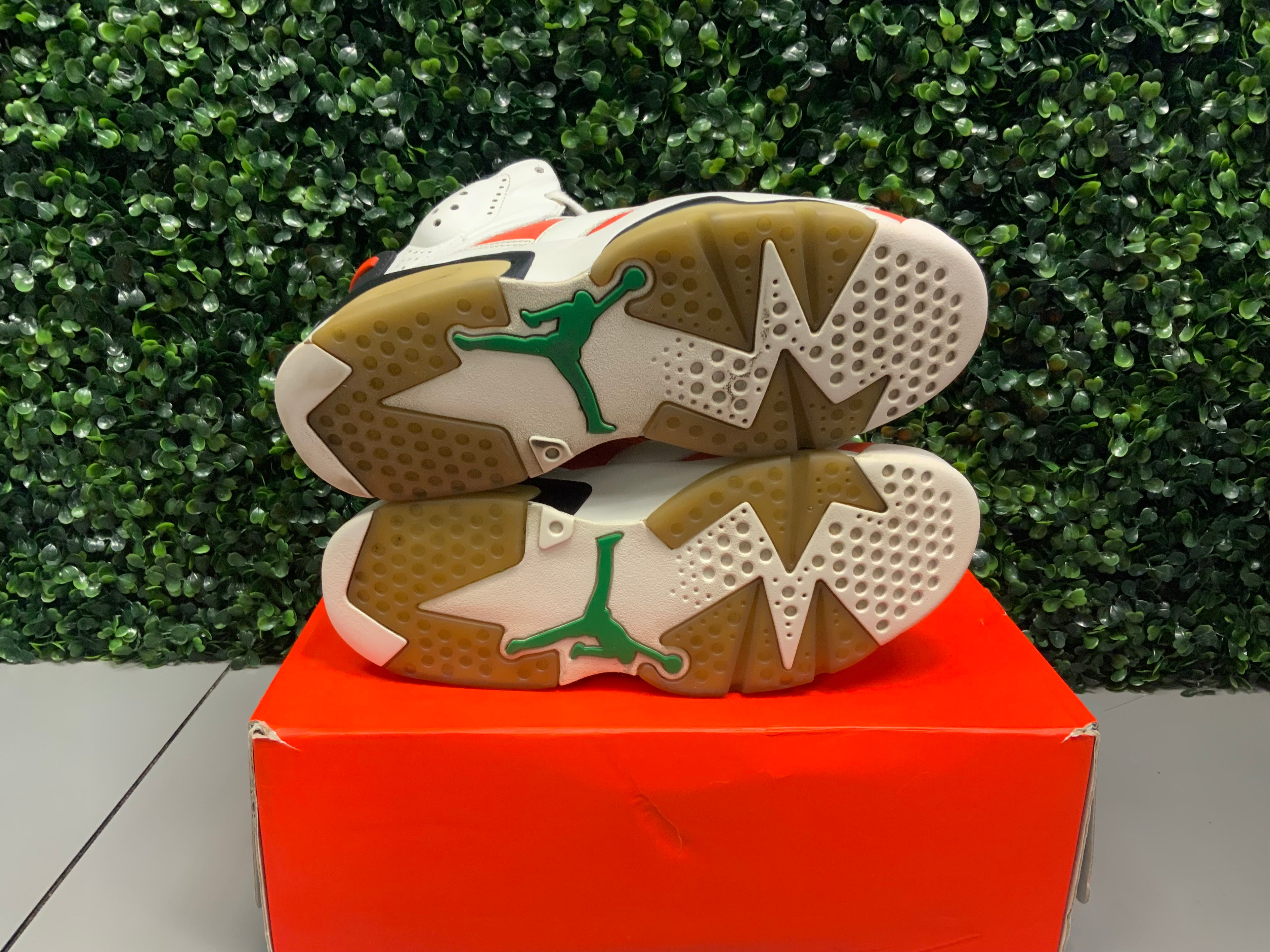 Jordan 6 "Gatorade" Size 7.5M / 9W Preowned