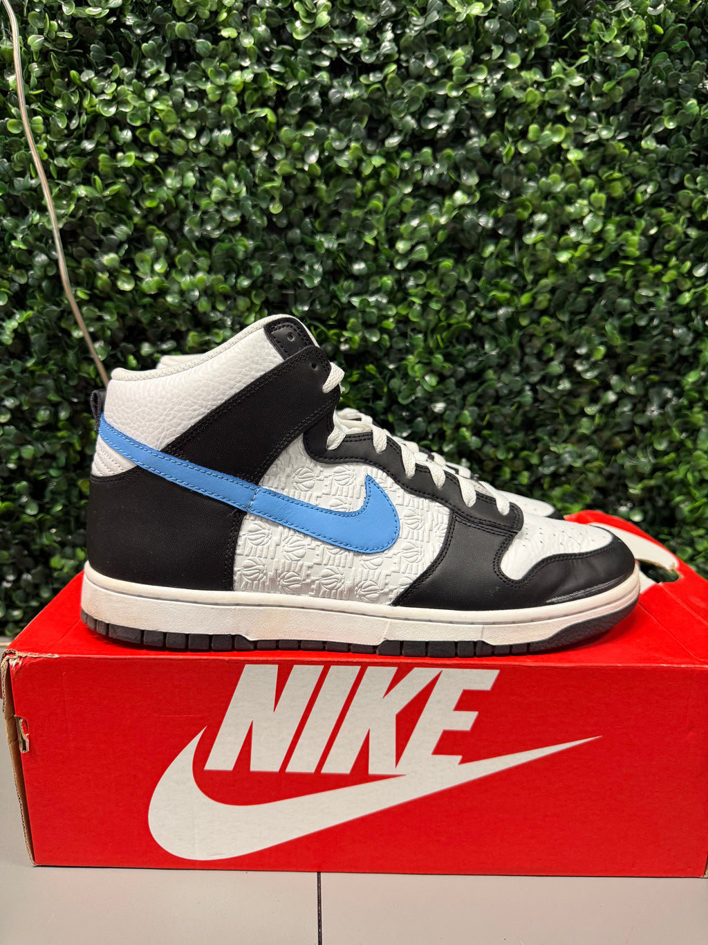 Nike Dunk High "Black University White Blue" Size 11 Preowned