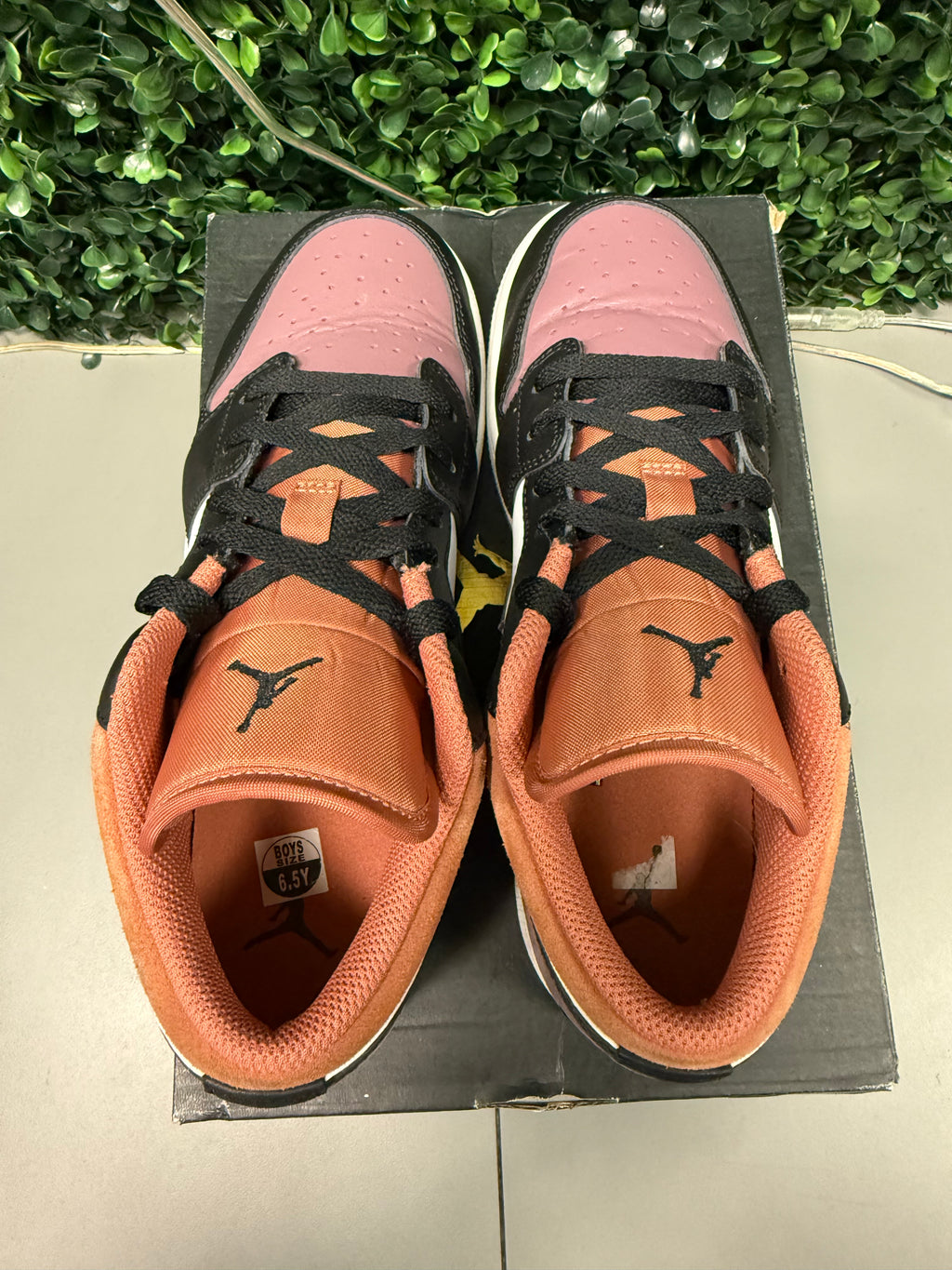 Jordan 1 Low "Orange Sky" Size 6.5Y Preowned