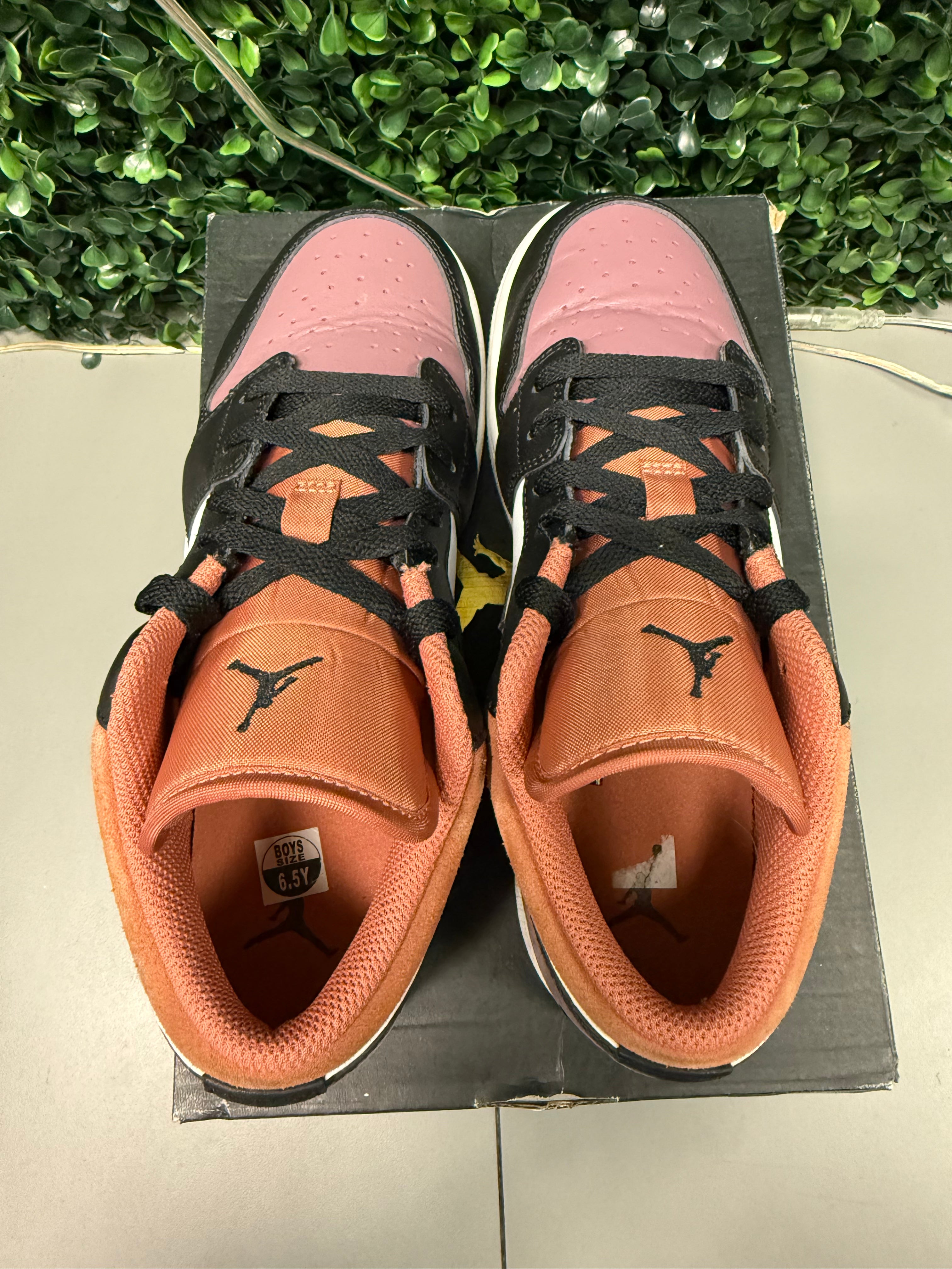 Jordan 1 Low "Orange Sky" Size 6.5Y Preowned