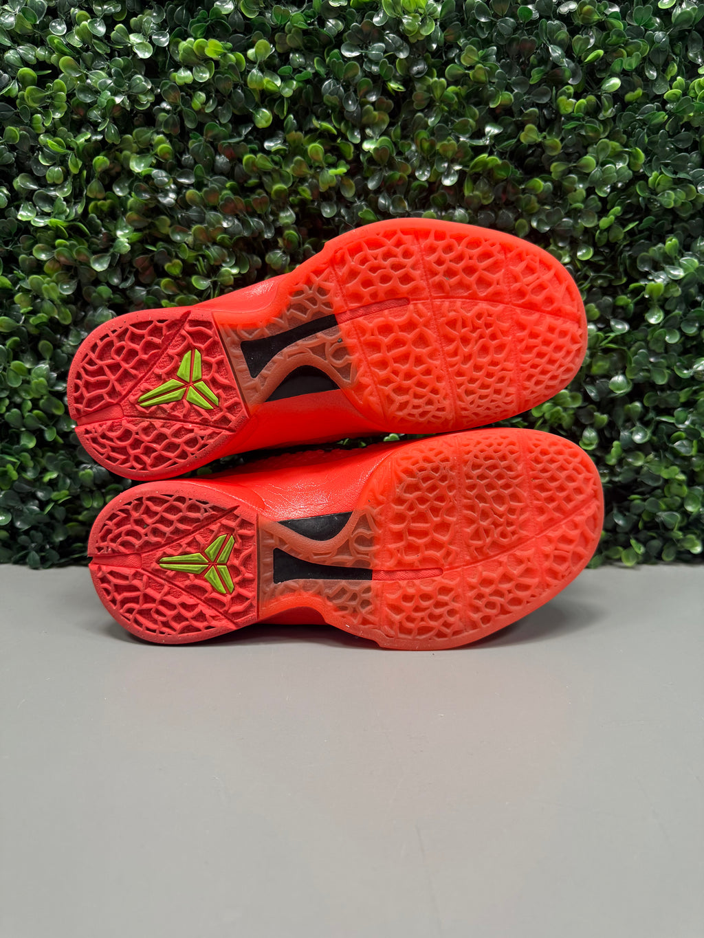 Nike Kobe 6 Protro “Reverse Grinch” Size 5Y Preowned #2