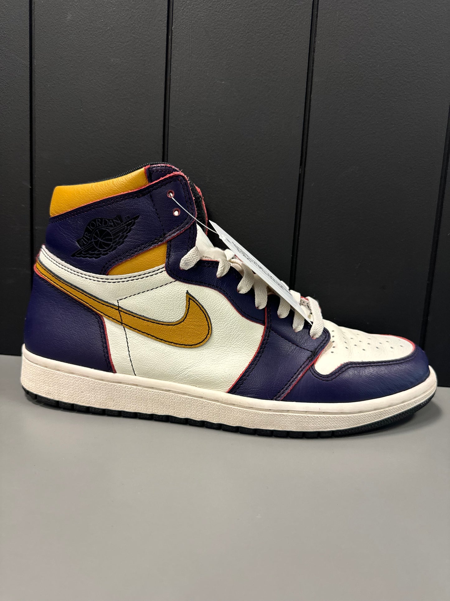 jordan high  1 "Lakers to Chi" SIze 10.5 Pre-Owned