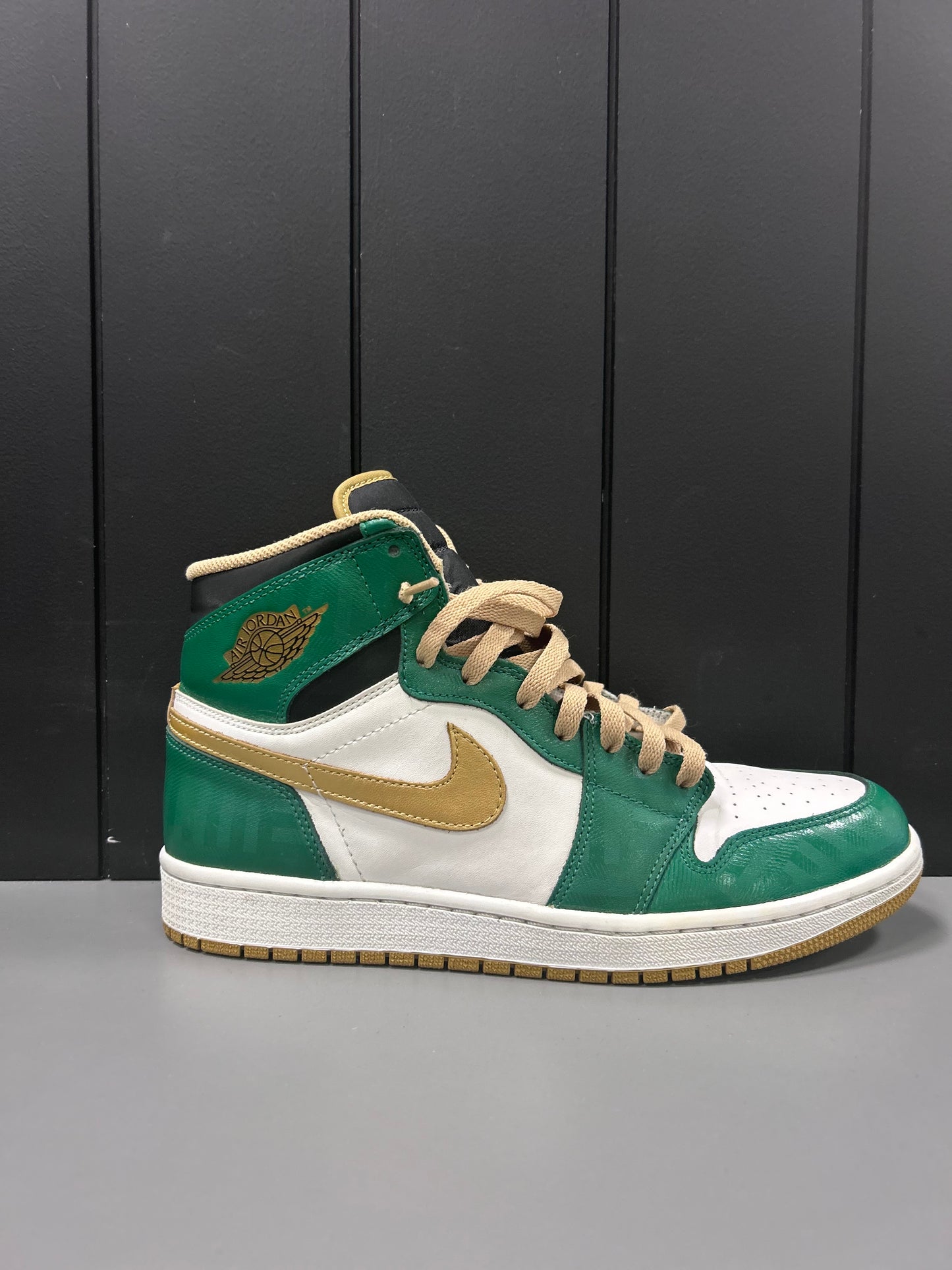 Jordan 1 High "Celtics" Size 10 Pre-Owned