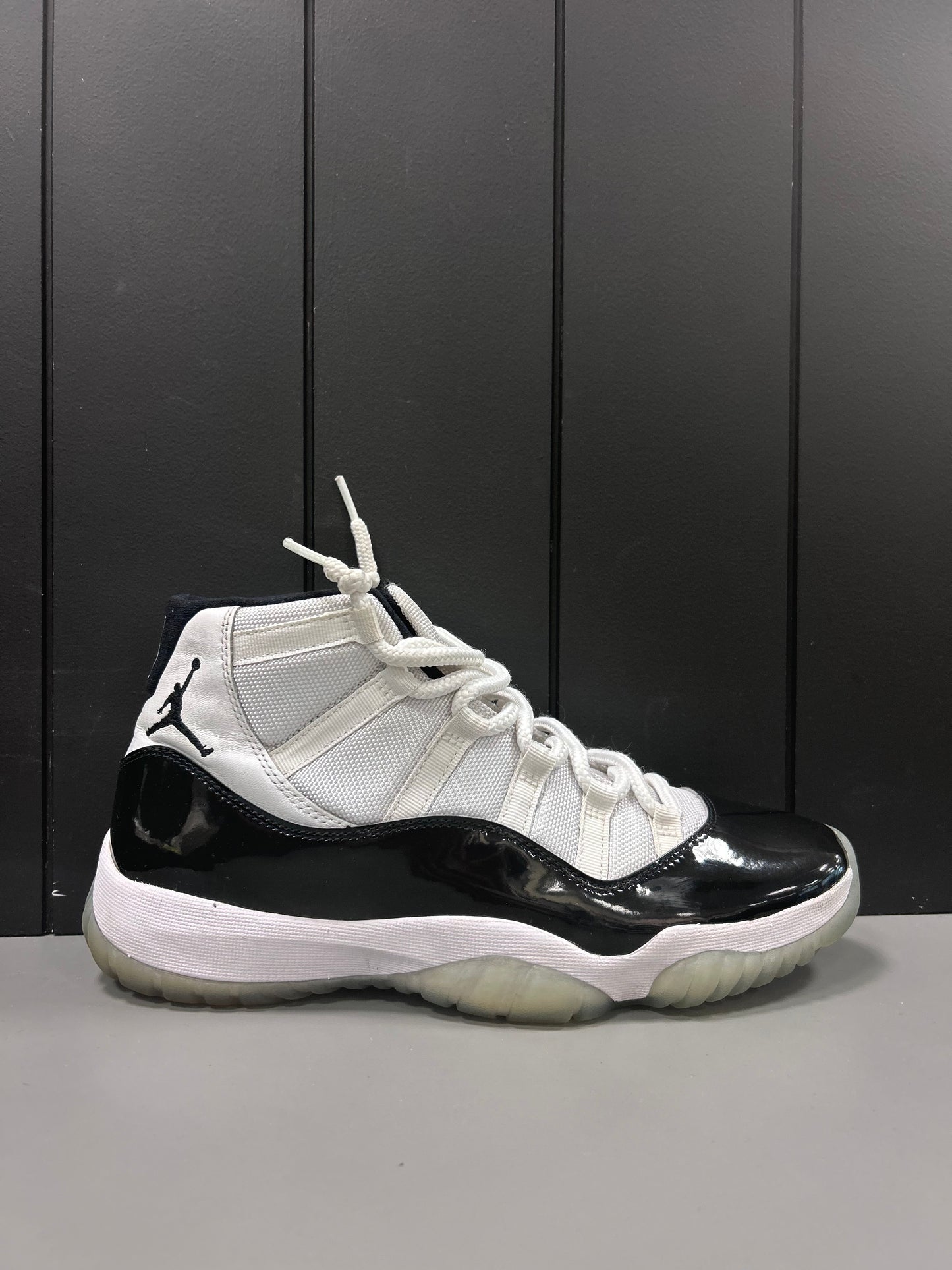 Jordan 11 High "Concord" Size 10 Pre-Owned