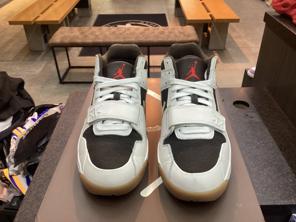 Travis Scott Jumpman Jack “Sail” Size 9 Pre Owned