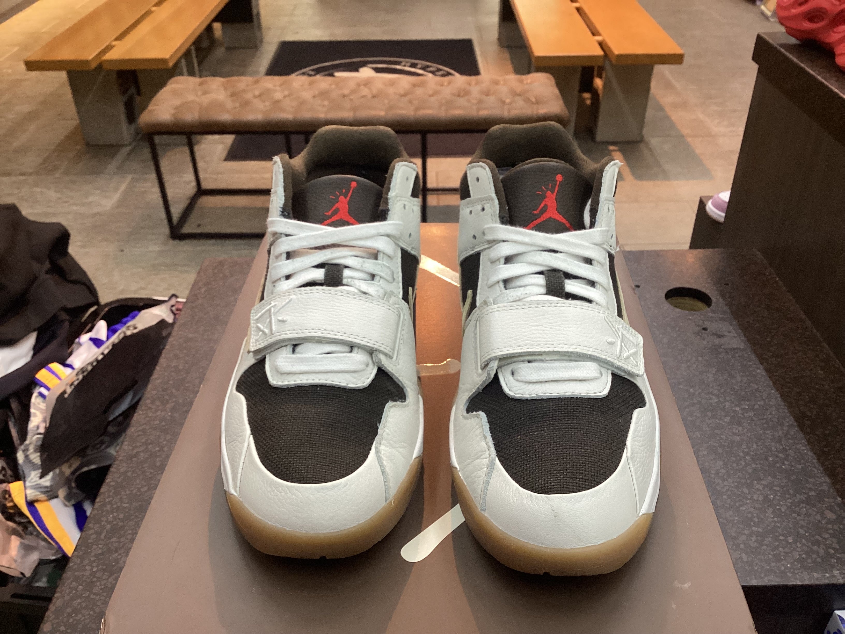 Travis Scott Jumpman Jack “Sail” Size 9 Pre Owned