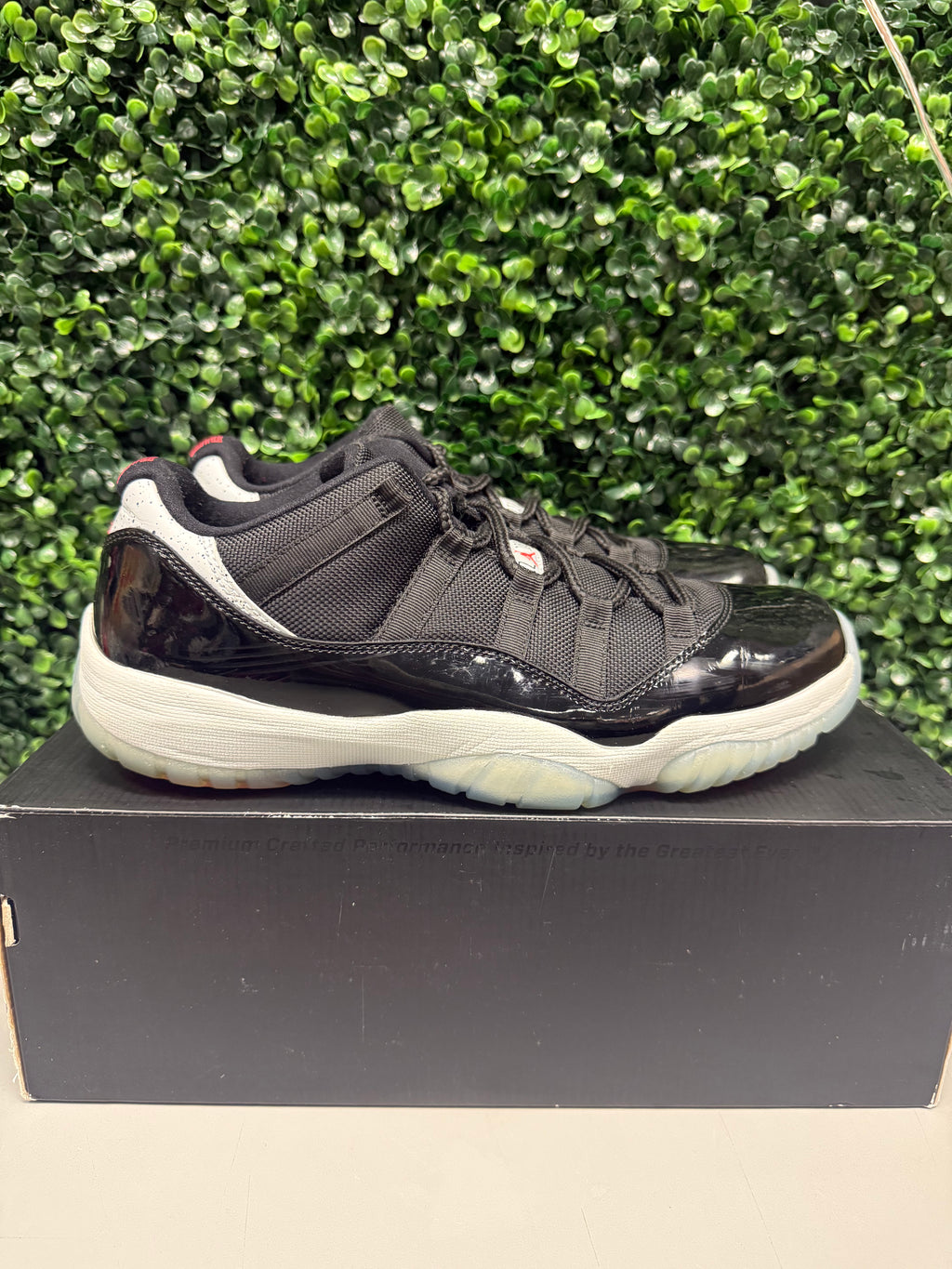 Jordan 11 Low "Infrared" Size 10 Preowned
