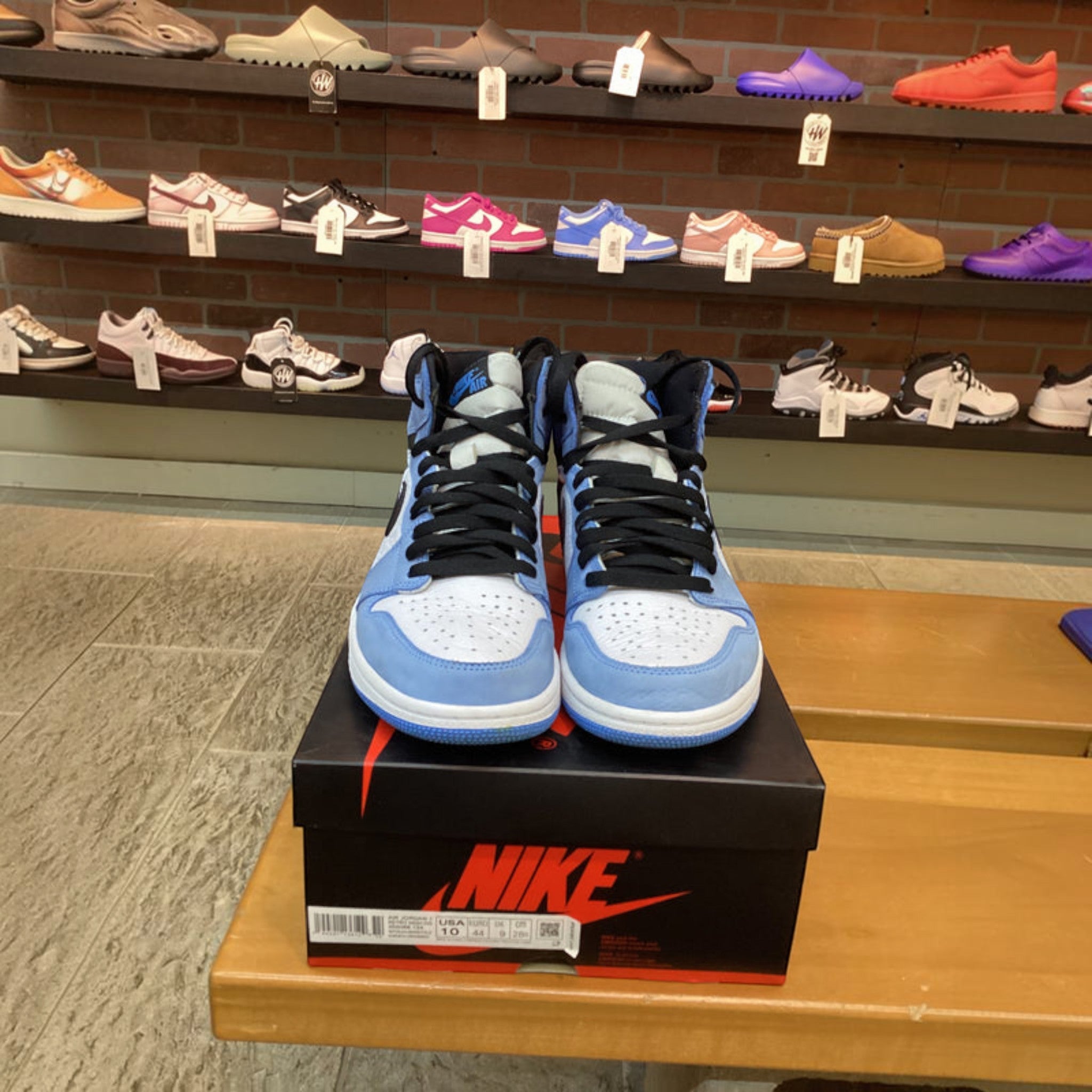 Jordan 1 High “University Blue” Size 10 Preowned