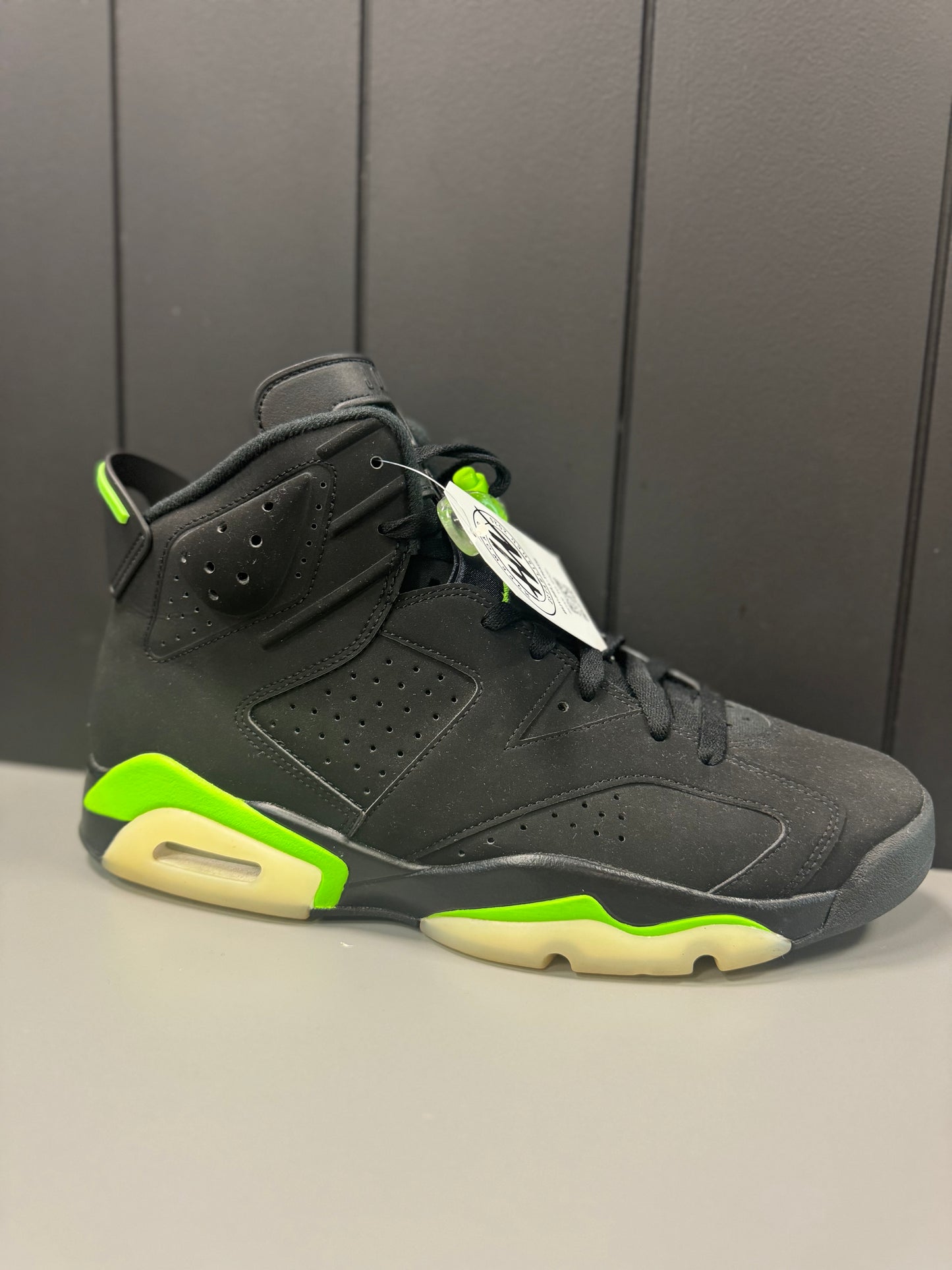 Jordan 6 "Electric Green" Size 12 Preowned