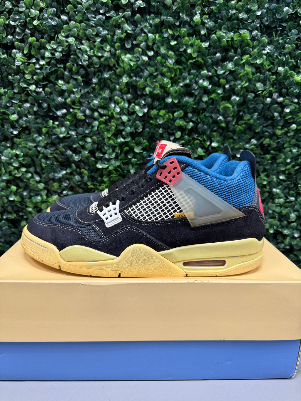Jordan 4 X Union "Off-Noir" Size 10.5 Preowned