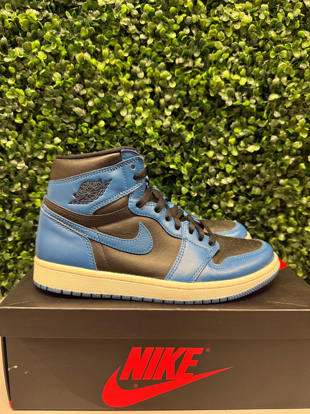 Air Jordan 1 High "Marina" Size 7.5 Preowned