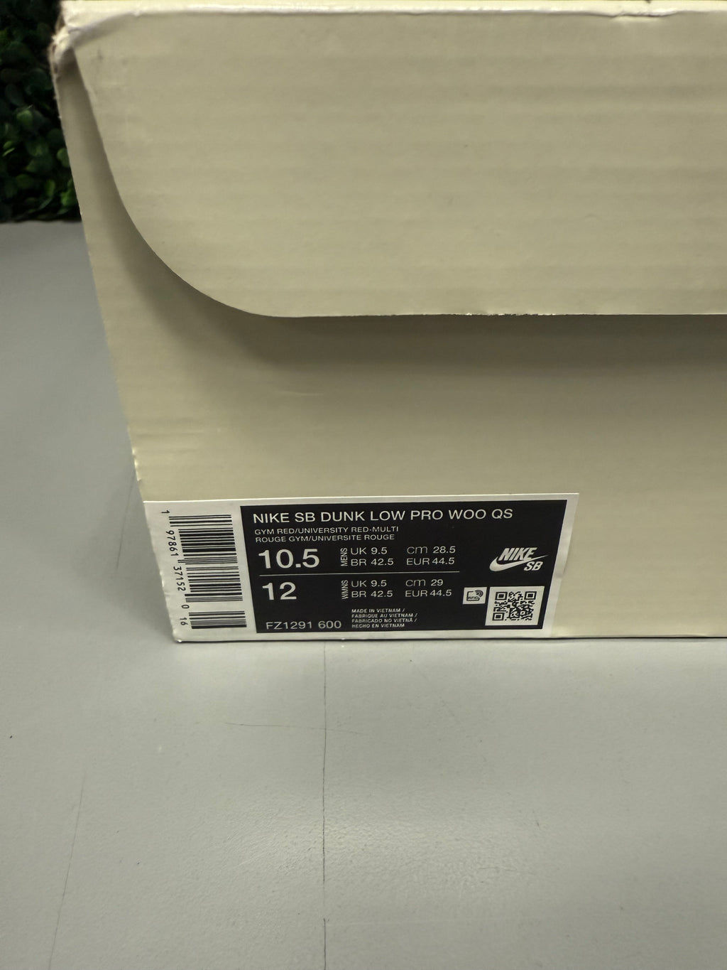 Nike SB Dunk Low "Wizard Of Oz" Size 10.5 Preowned