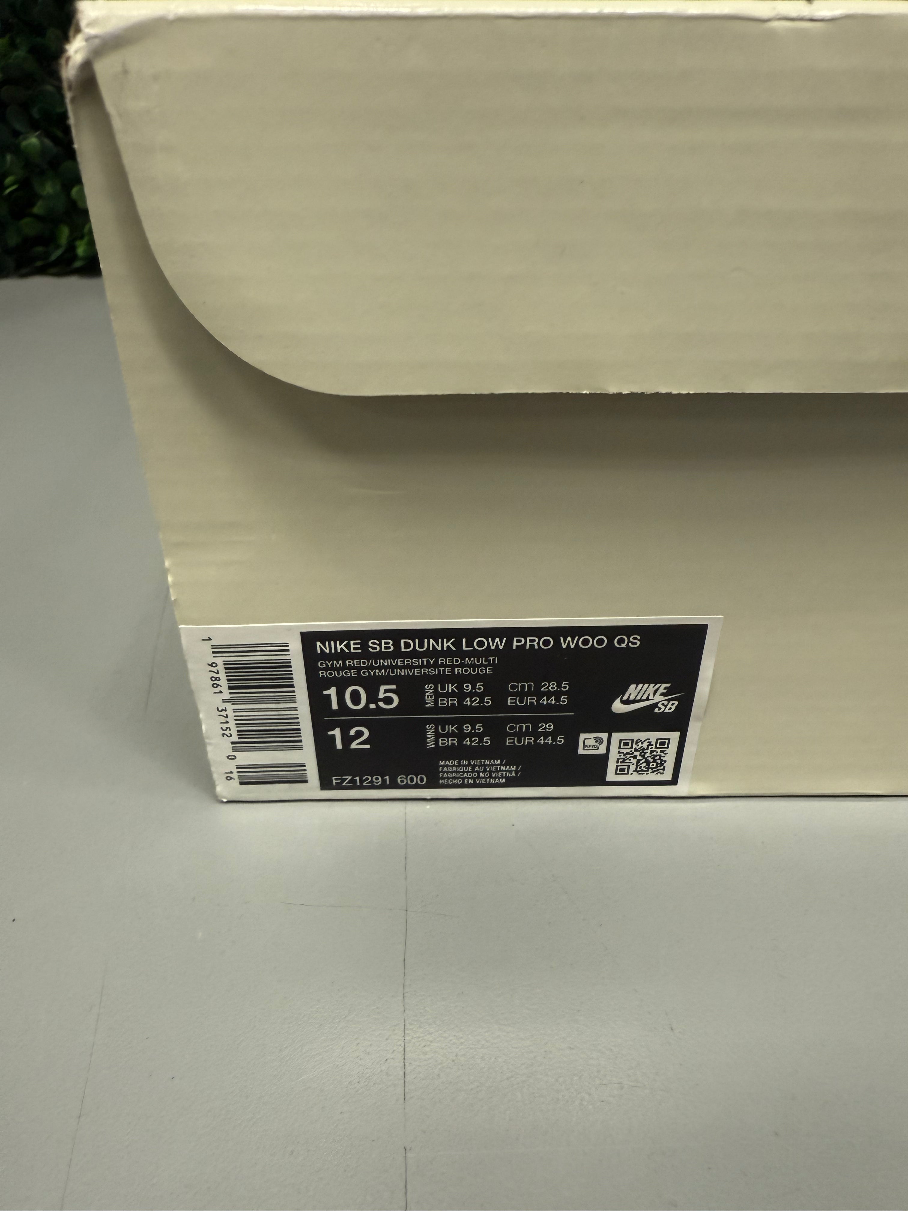 Nike SB Dunk Low "Wizard Of Oz" Size 10.5 Preowned