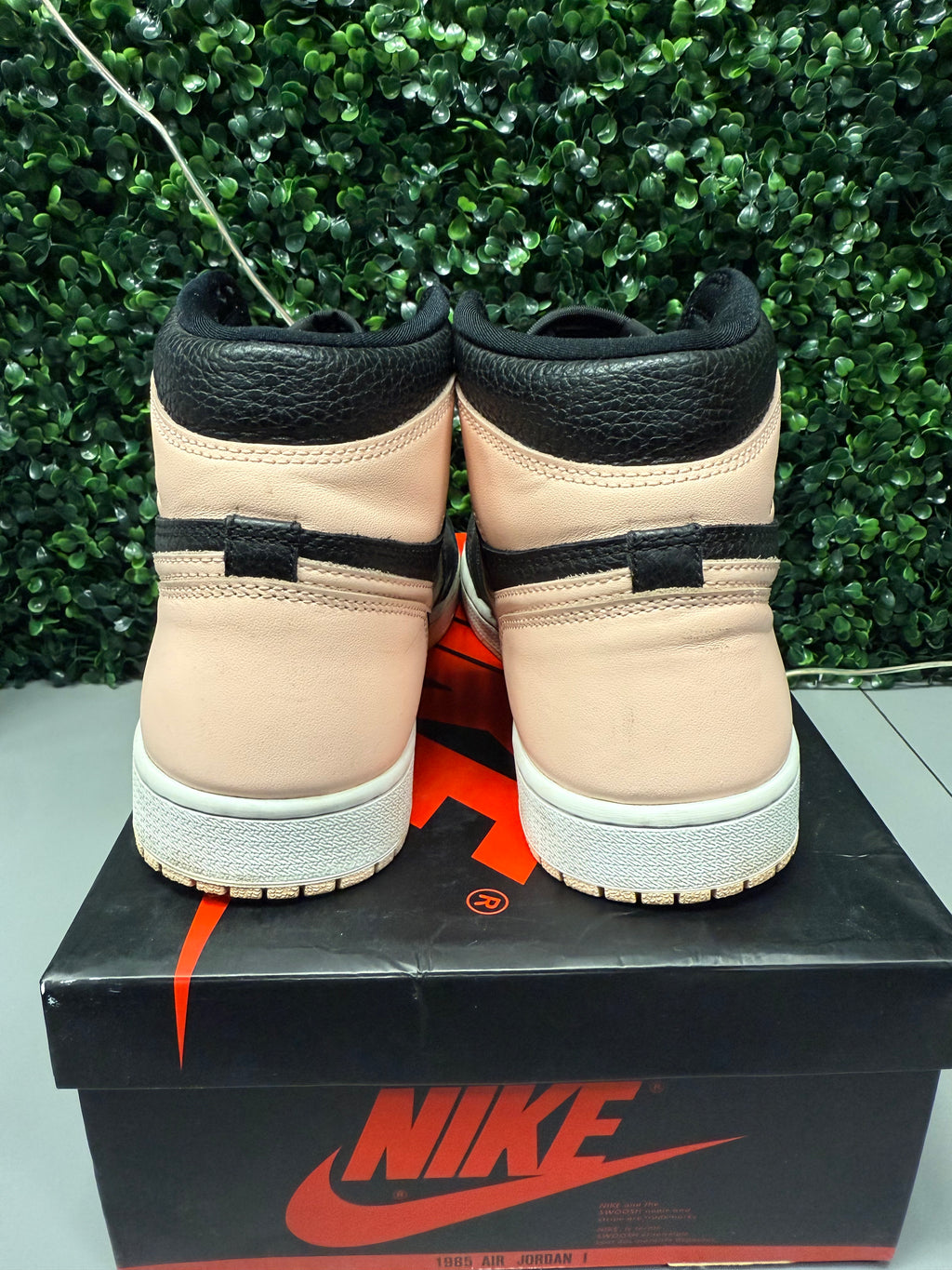 Jordan 1 High "Crimson" Size 9 Preowned