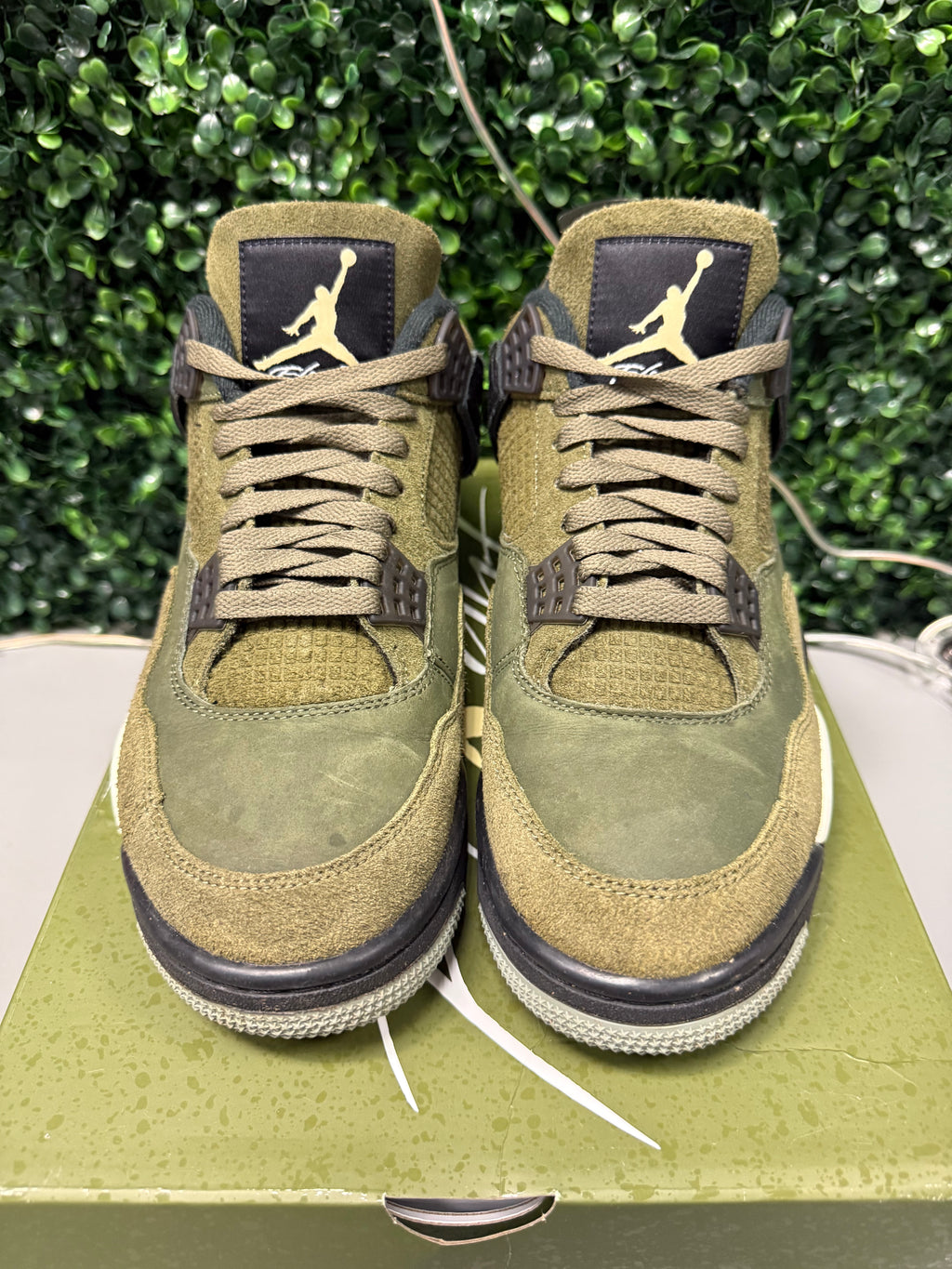 Jordan 4 "Craft Olive" Size 9.5 Preowned