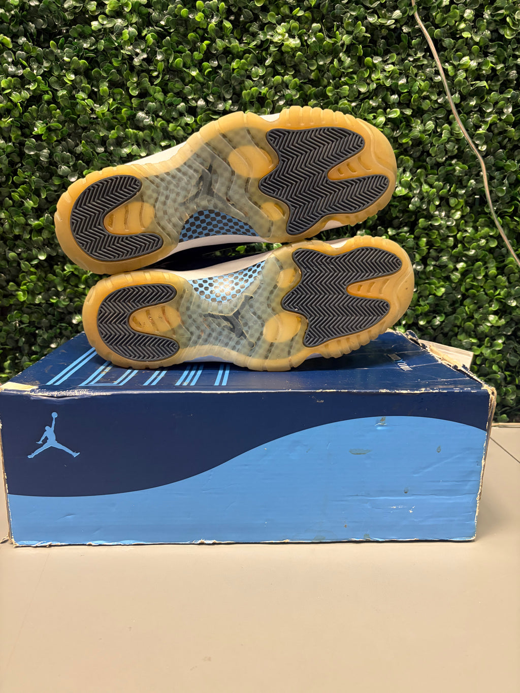 Jordan 11 Retro "UNC Win Like 82" Size 12 Preowned