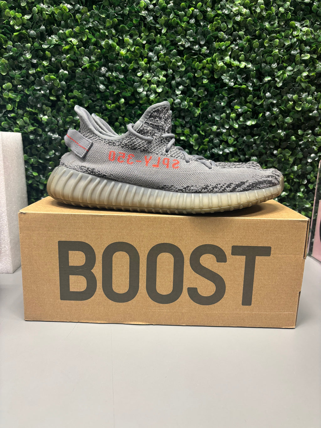 Yeezy 350 V2 "Beluga 2.0" Size 10.5 Preowned