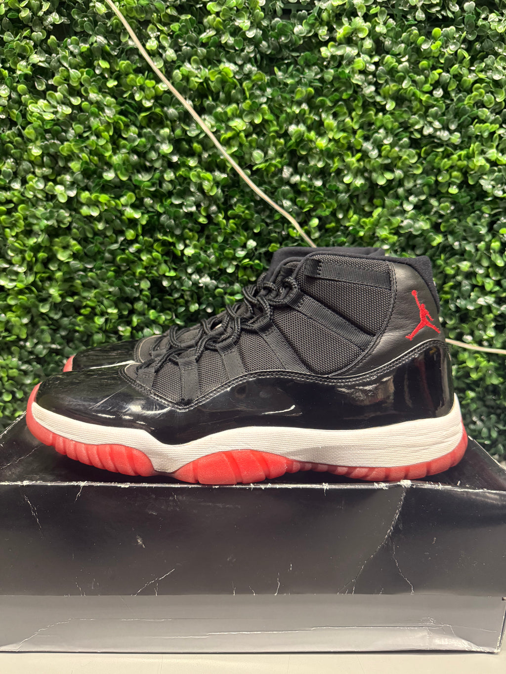 Jordan 11 "Bred" Size 13 Preowned