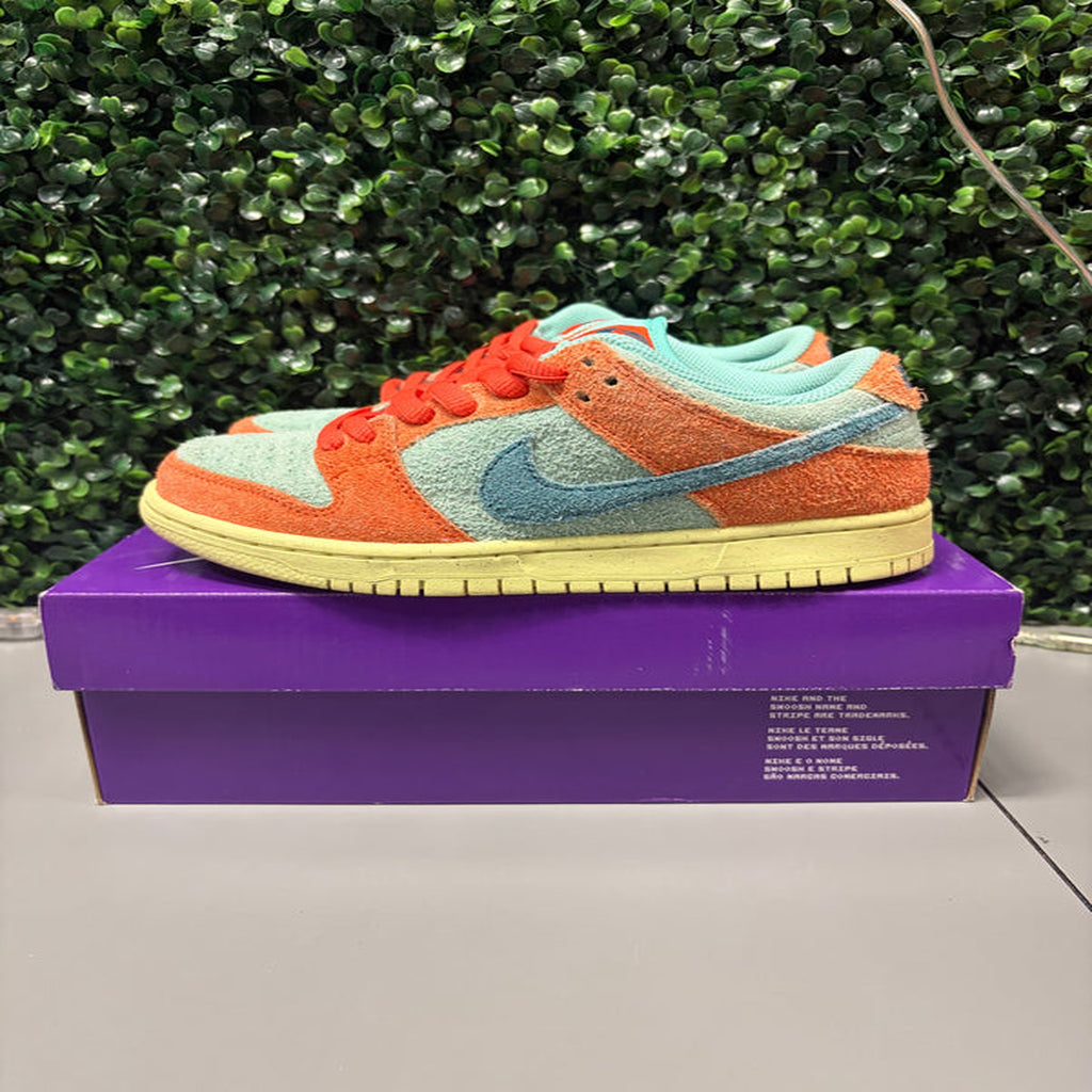 Nike SB Dunk Low "Orange Emerald Rise" Size 5 Preowned