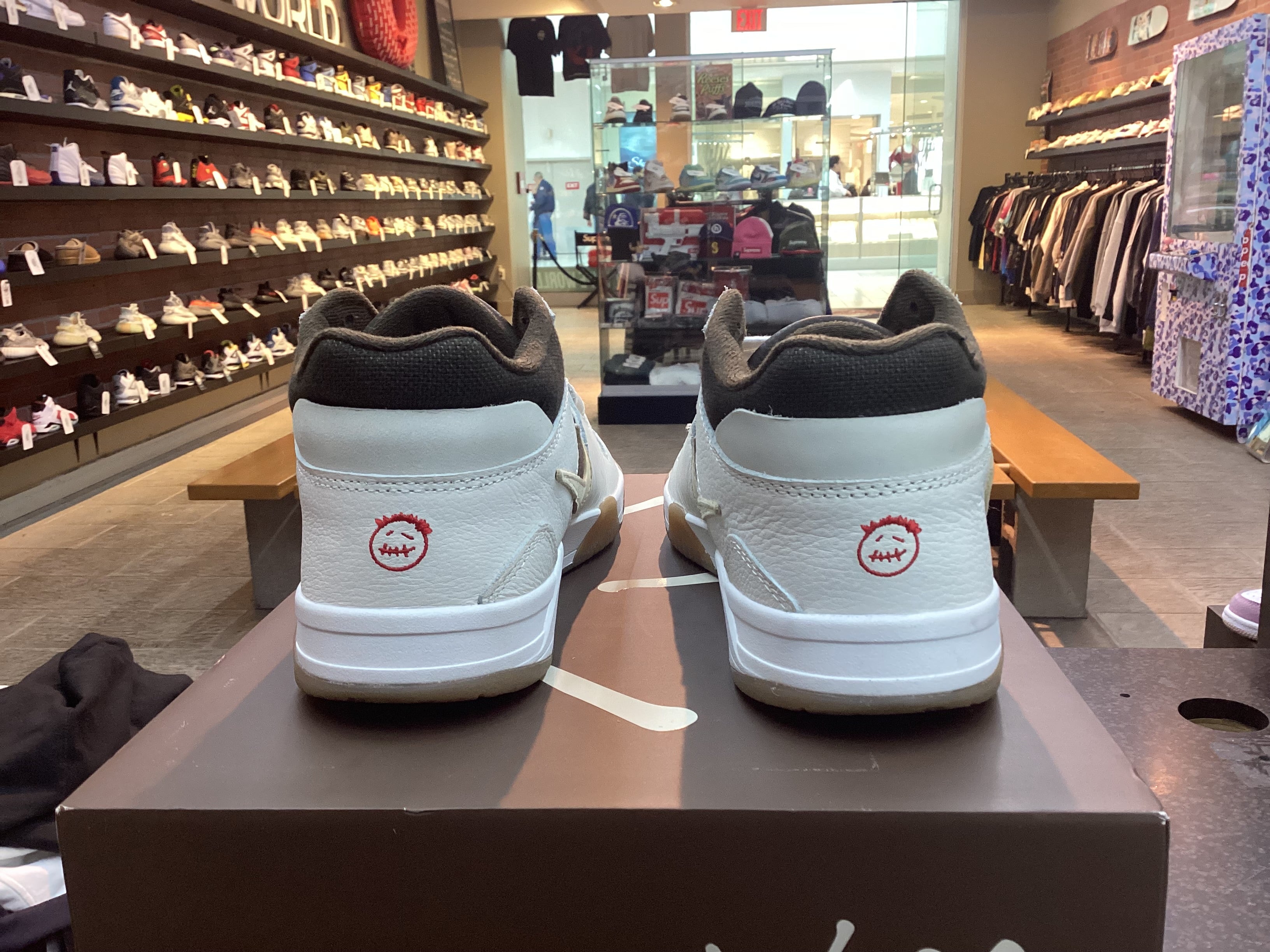 Travis Scott Jumpman Jack “Sail” Size 9 Pre Owned