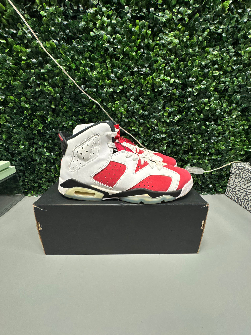 Jordan 6 "Carmine" Size 7Y Preowned