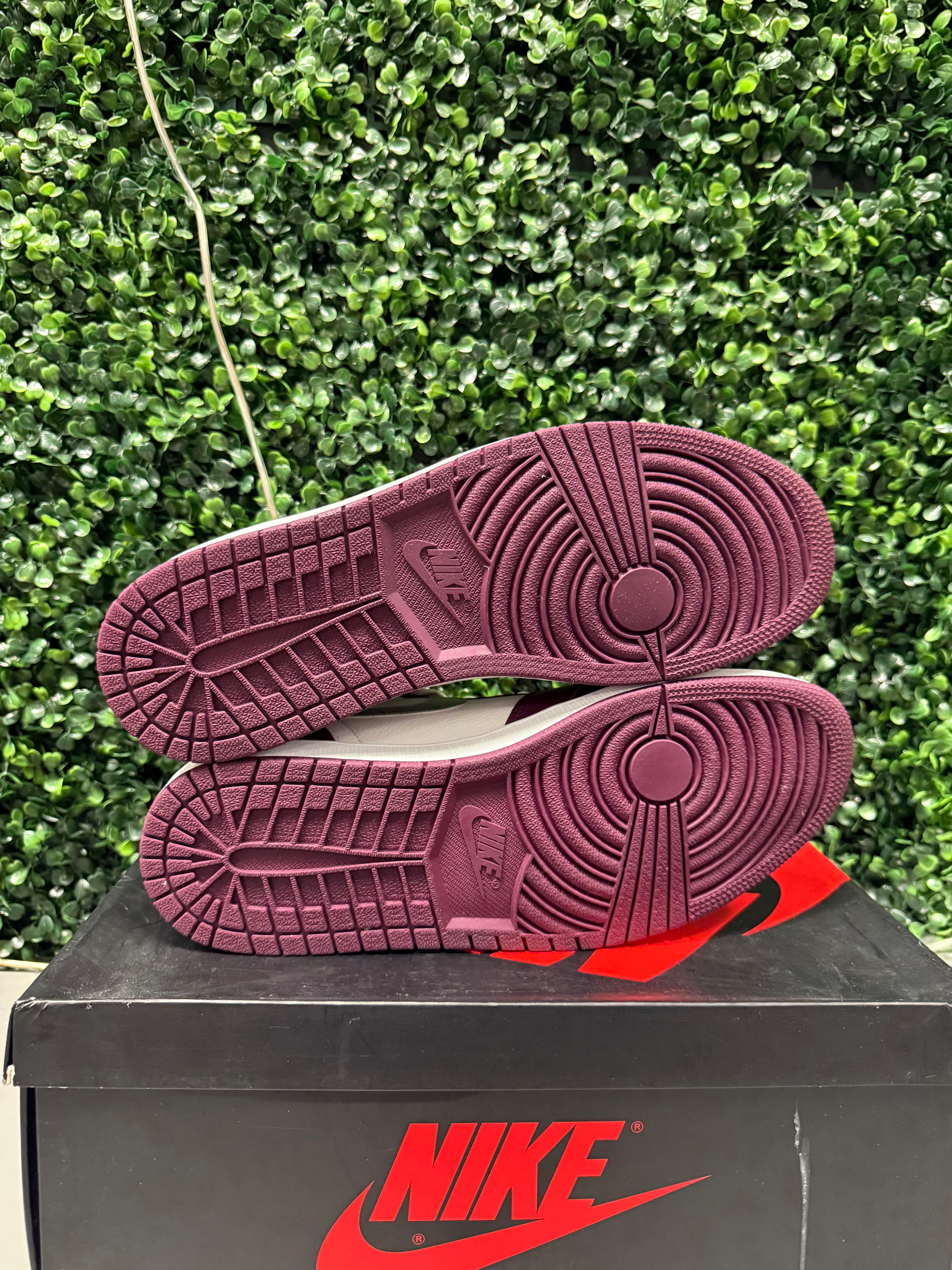 Jordan 1 Retro High OG "Bordeaux" Size 13 Preowned