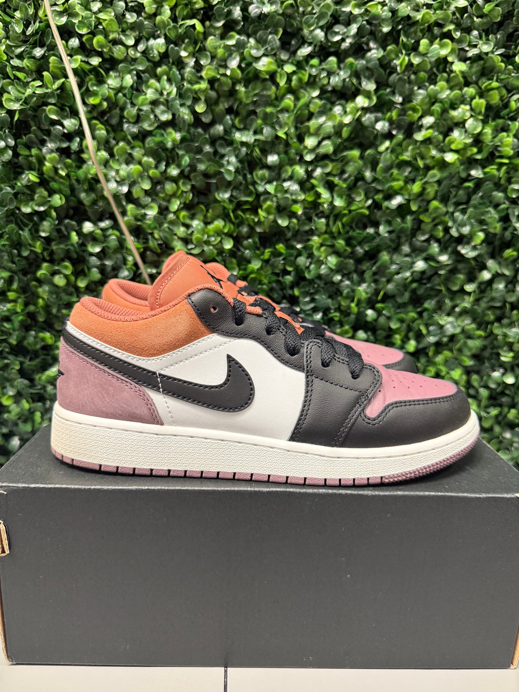 Jordan 1 Low "Orange Sky" Size 6.5Y Preowned
