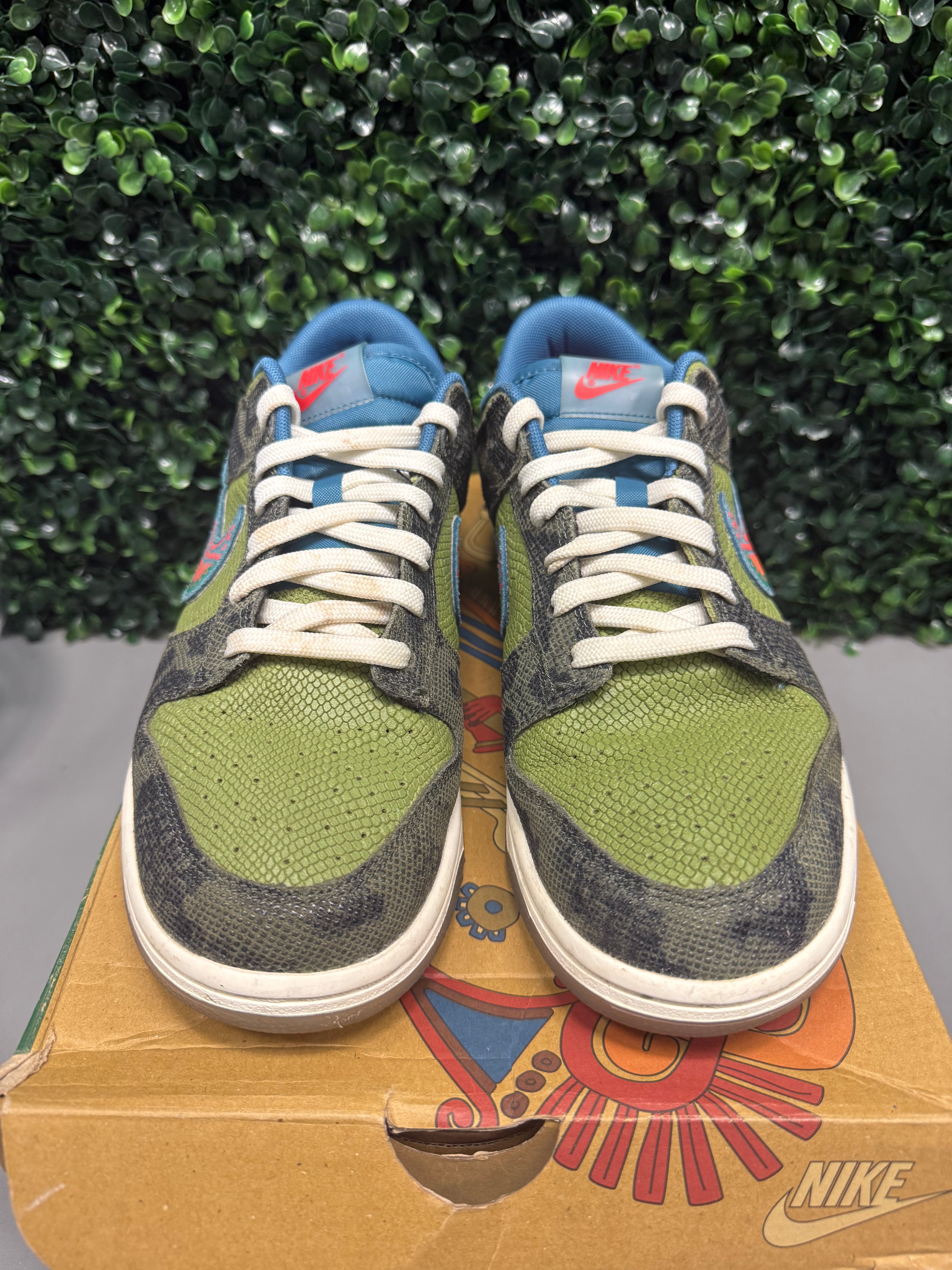 Nike Dunk Low "Siempre Familia" Size 9.5 Preowned