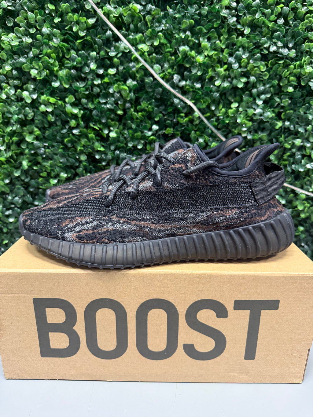 Yeezy 350 V2 "Mx Rock” Size 11 Preowned