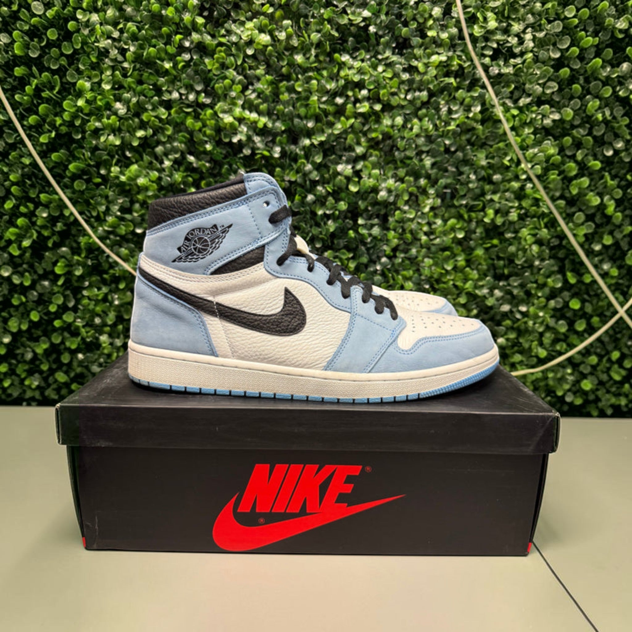 Jordan 1 High “University Blue" Size 13 Preowned