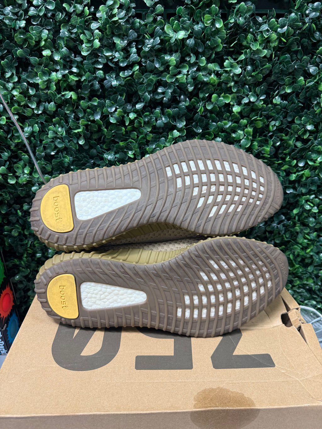 Yeezy 350 V2 "Earth” Size 12.5 Preowned